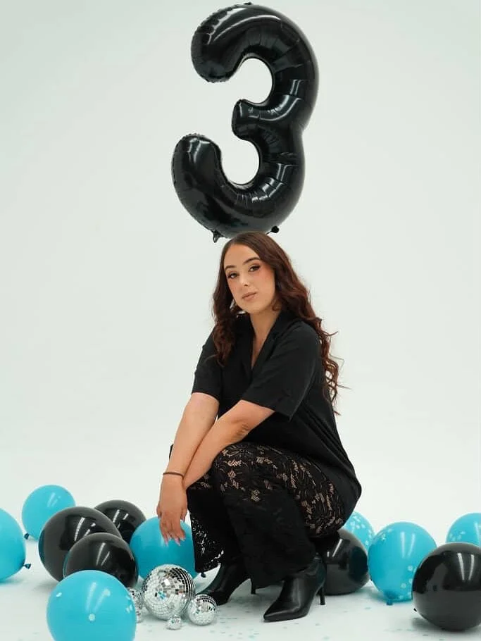 Happy 3rd birthday to @_tsdesignz_x 🎉 

Makeup: @thebeautyroom.bybritt 
Hair: @theoneartistry 
Location: @bbstudios_au 
Photographer: @ontopsocials__