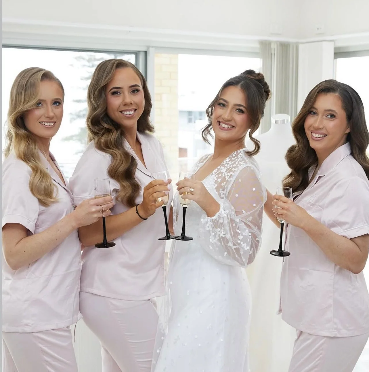 Sara 🤍 09/08/2025

@thebeautyroom.bybritt 
@carolinelysandrouhair 
@stories_by_ellena_photography 
@nick_weddingphotographycinema 
@citybeachweddings