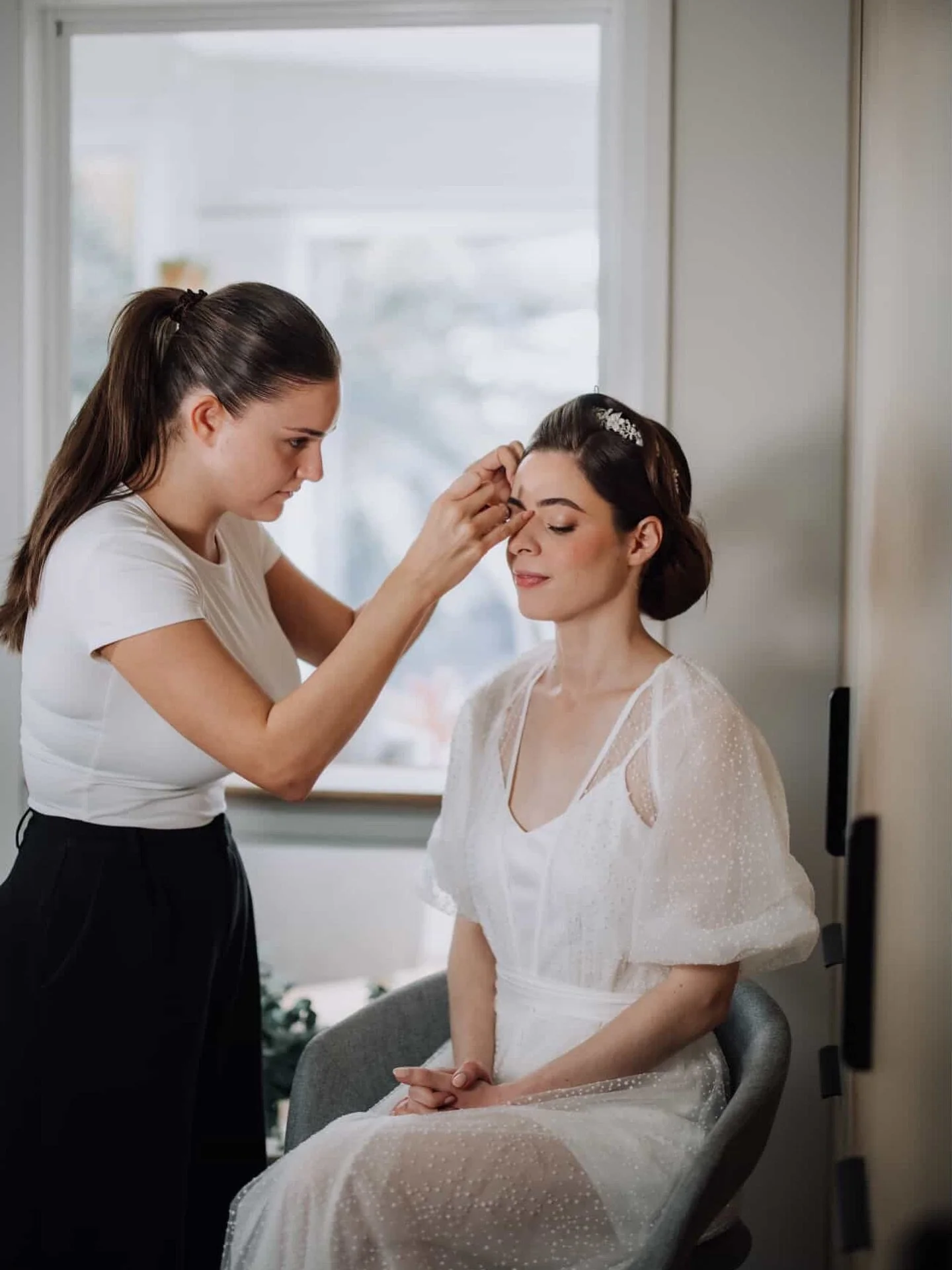Magic in progress ✨

Jade 🤍 20/09/2025

Makeup: @thebeautyroom.bybritt 
Hair: @carolinelysandrouhair
Photographer: @andymacweddings