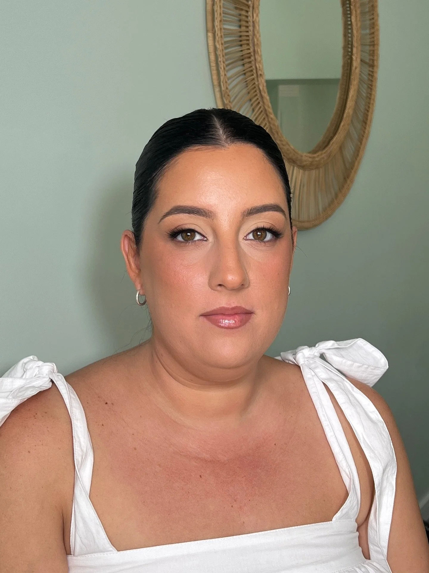 Our beautiful bride Sarah 🤍

It&rsquo;s so special when you ask how they found/booked you and they mention it was via Instagram, scrolled your work and loved everything they&rsquo;ve seen 🥹

We opted for a soft timeless bridal look for Sarah&rsquo;