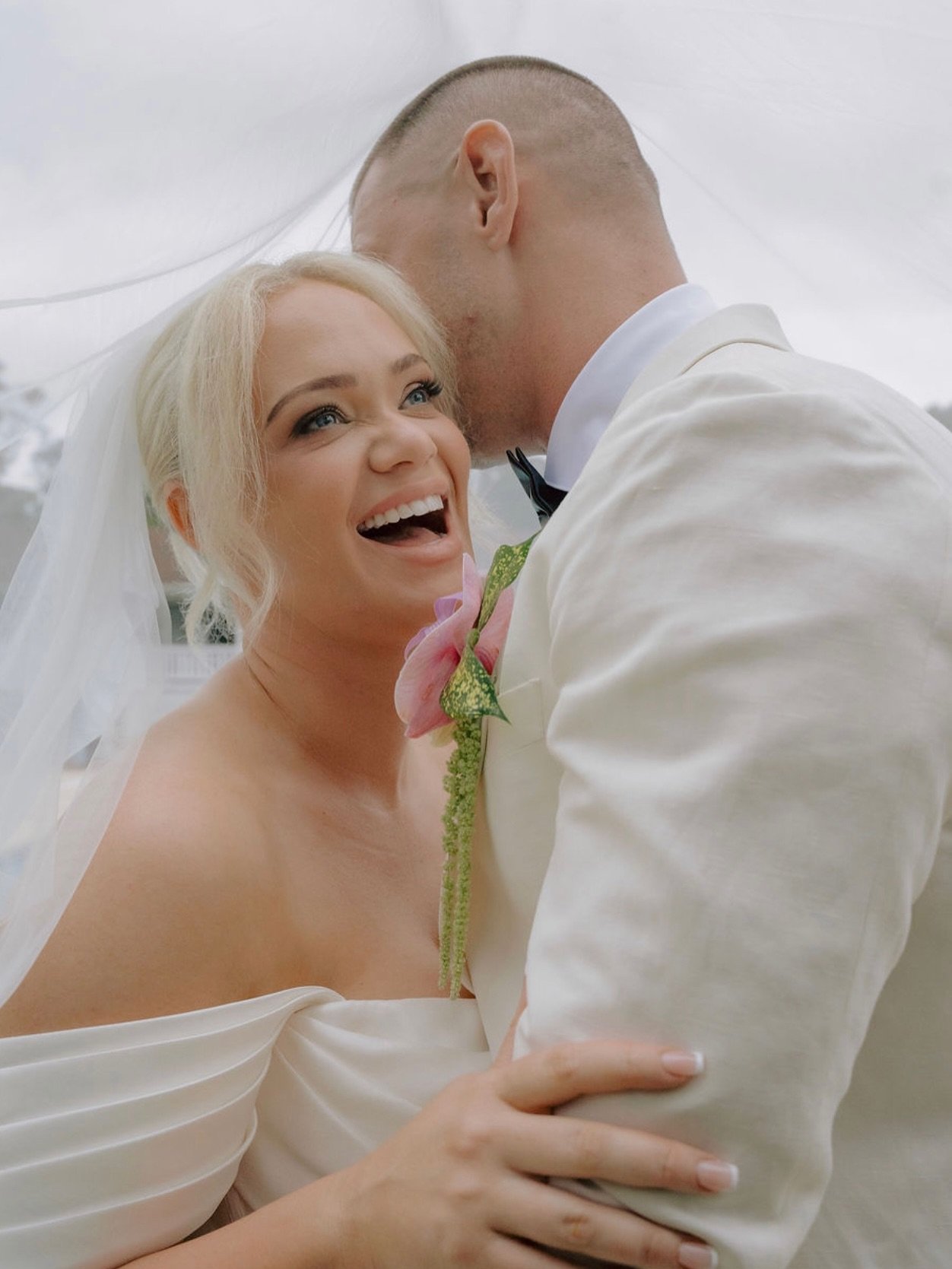 Maddie &amp; Curtis 05/01/2026 🤍

Makeup @thebeautyroom.bybritt 
Hair @moniquekazokas 
Photographer @storytellersweddingco 
Venue @thelodgejamberoo 

@mads_xo