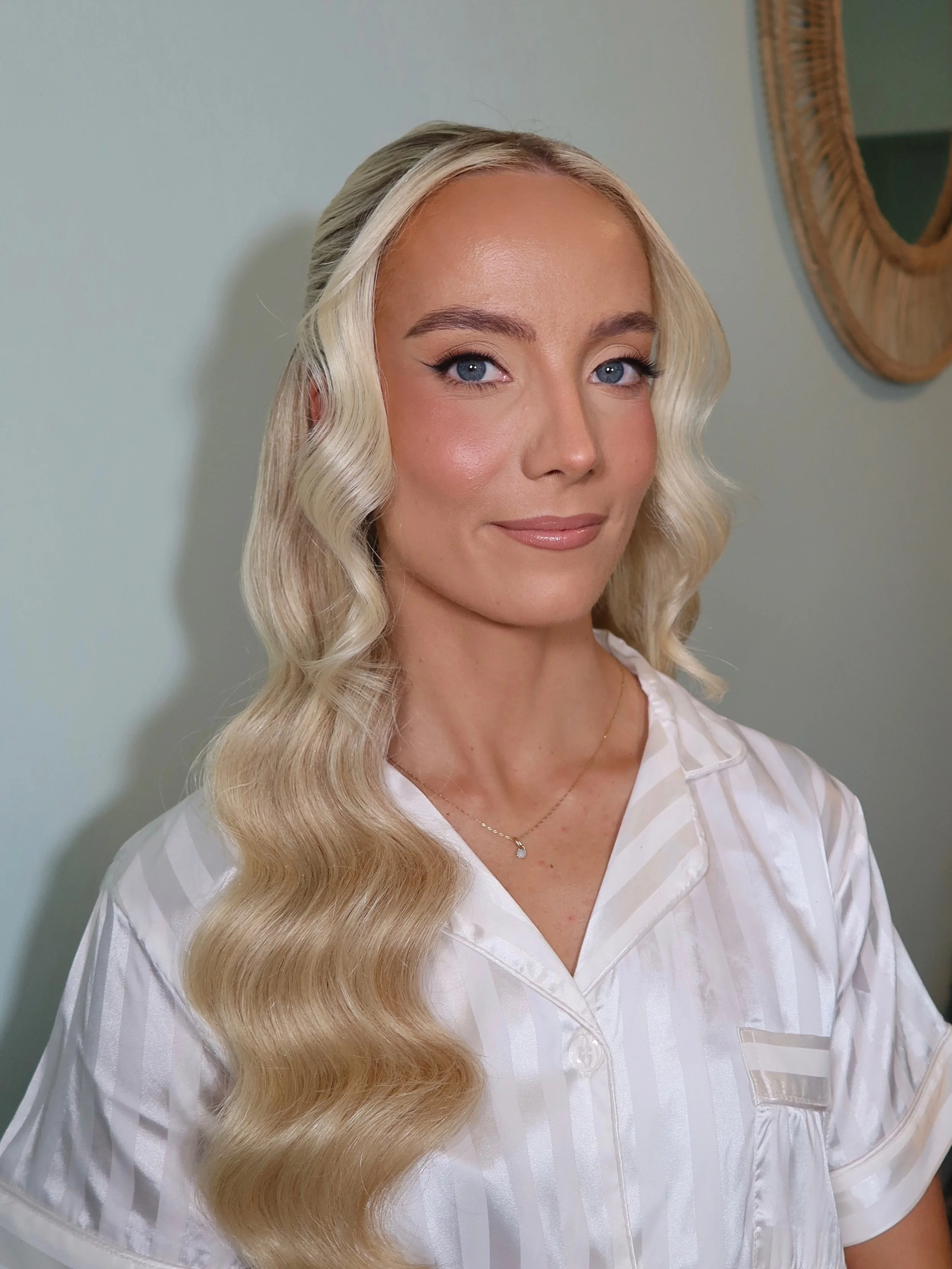 Katrina 🤍 

@thebeautyroom.bybritt 
@styledxalexia 
@sebelkiamaweddings 
@katrinabird29 
@theevokecompany 
@byyoursidesocials