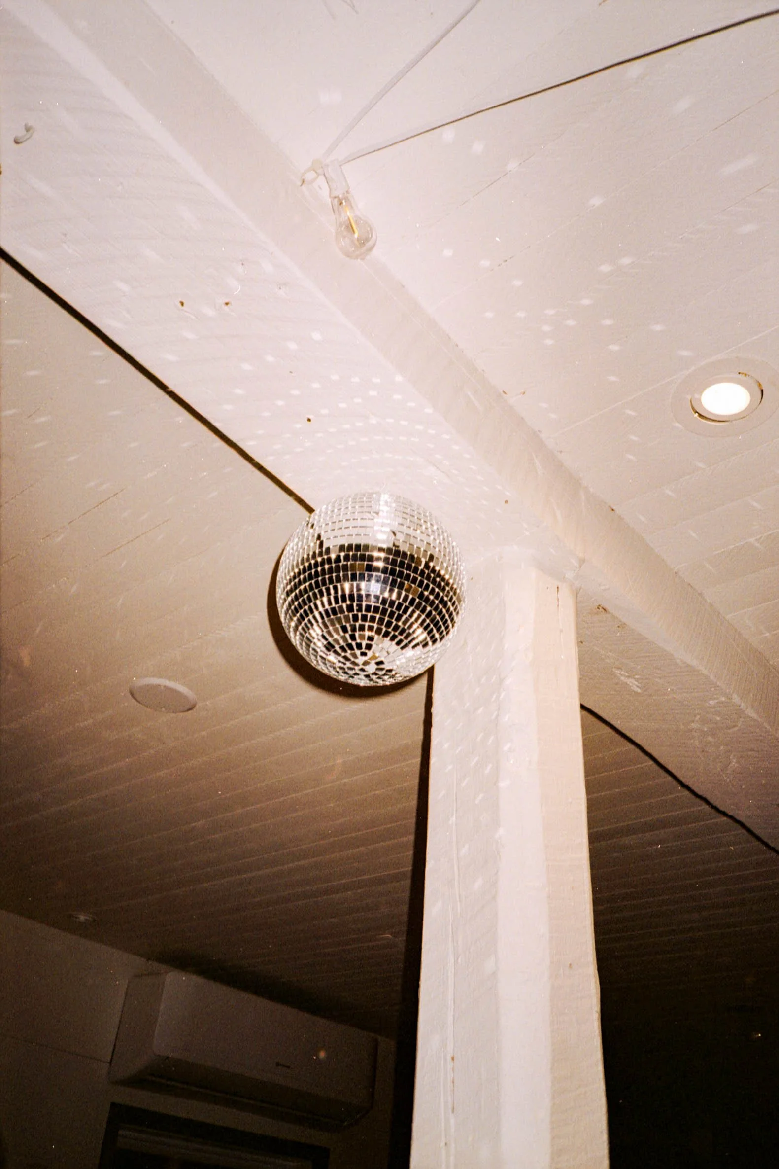 561-Jennica & Matt Kodak Gold 200, Fuji Tiara II 30-untitled.jpg