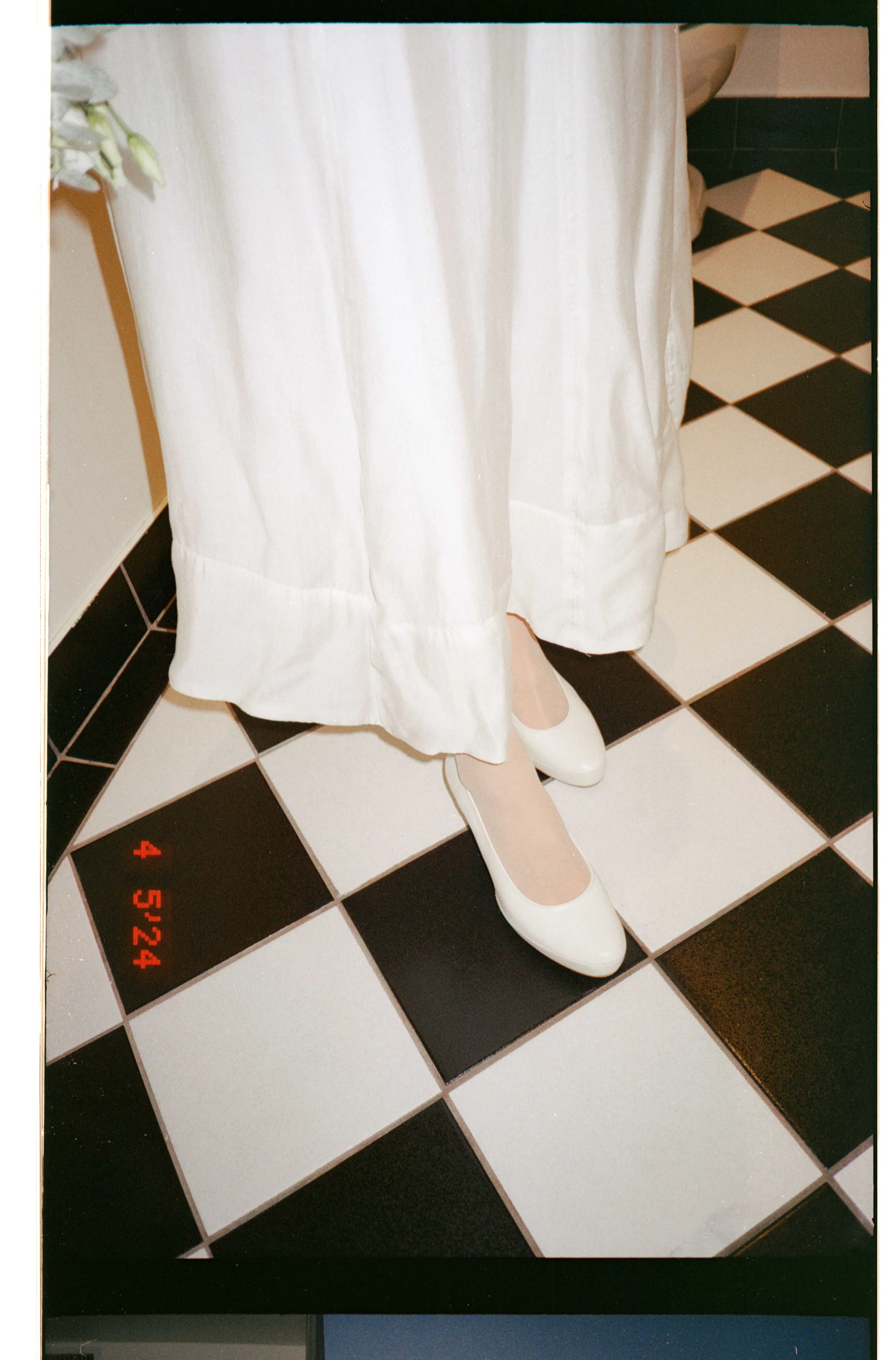 149GOLD200 FUJI TIARA May 2024 ndrew & Caroline wedding 8.jpg