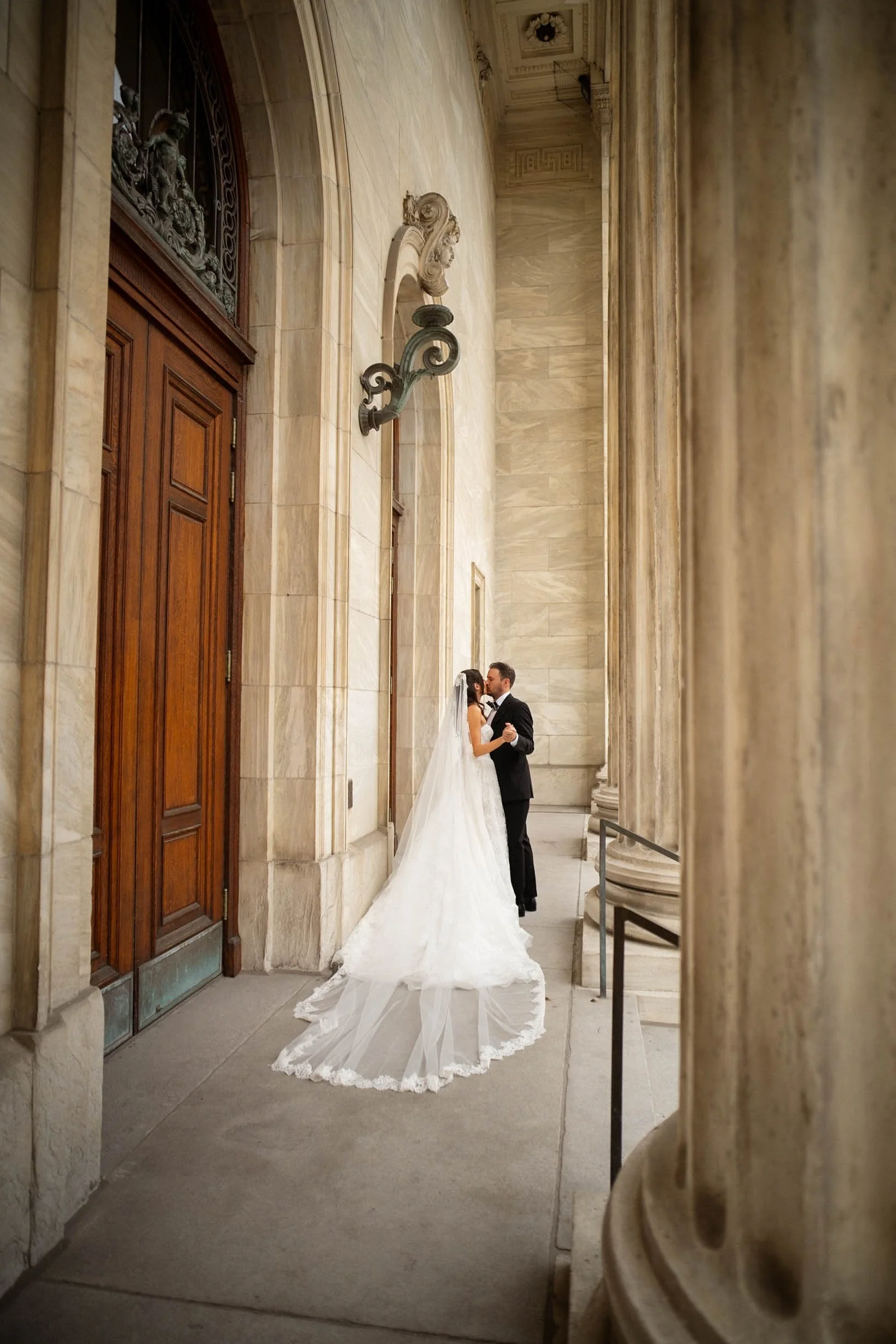 123-1ST02447-Lisa & Brendan.jpg