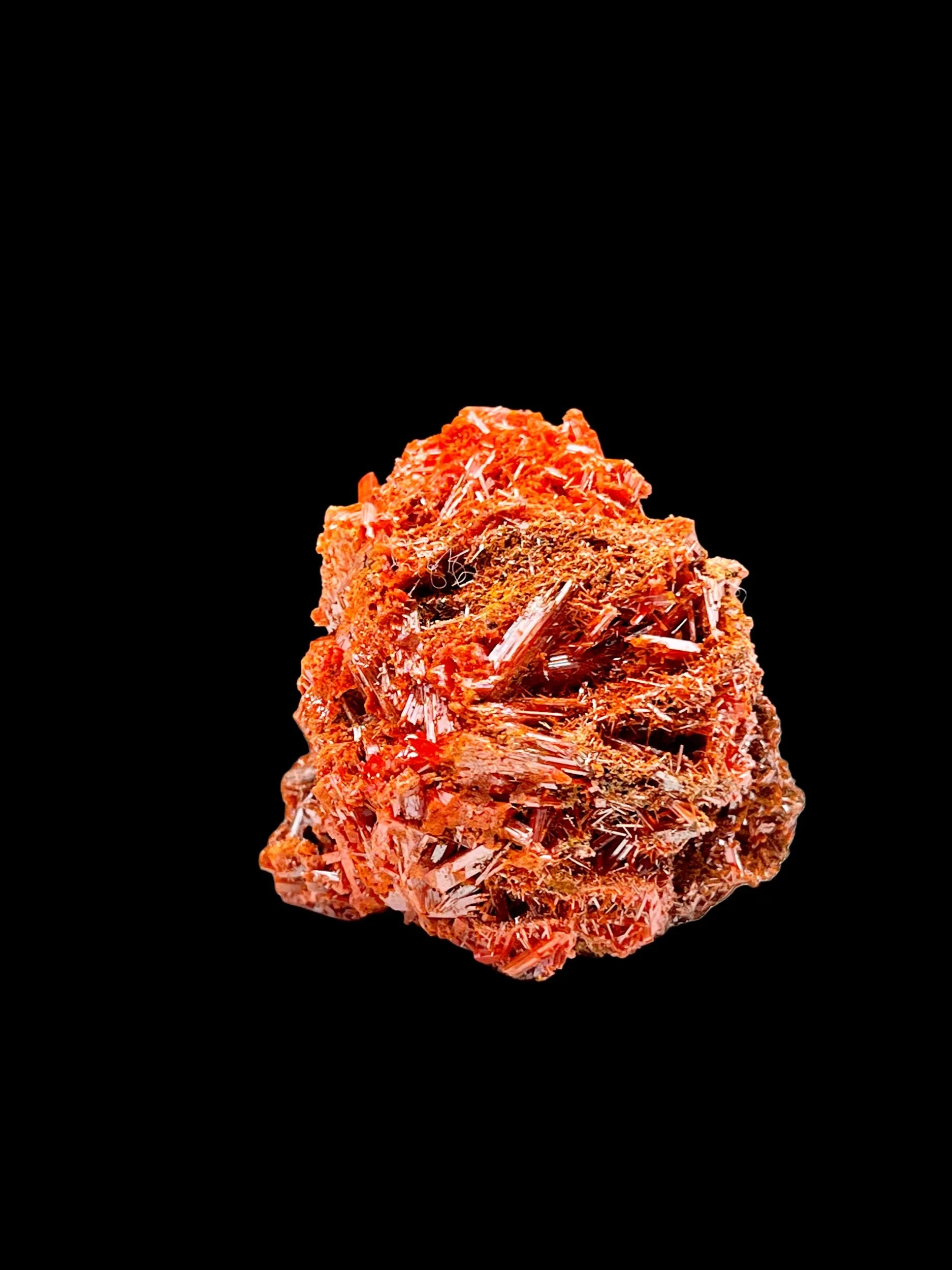 Crocoite Red Lead Mine Tasmania crystal cavity vivid orange red interior prismatic crystals