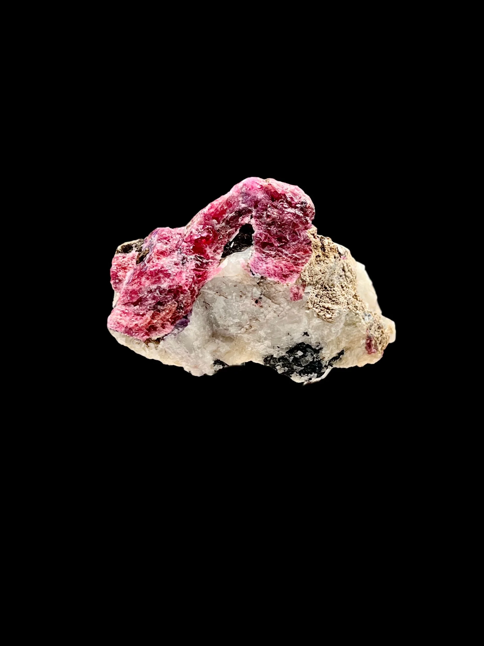 eudialyte with amphibole mosandrite nepheline Kipawa Quebec Canada red mineral specimen