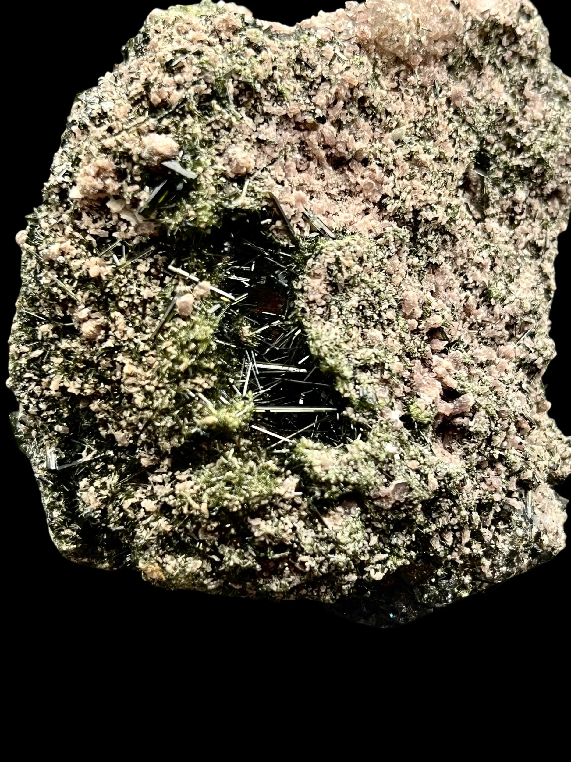 Quartz and green tourmaline association specimen from Minas Gerais