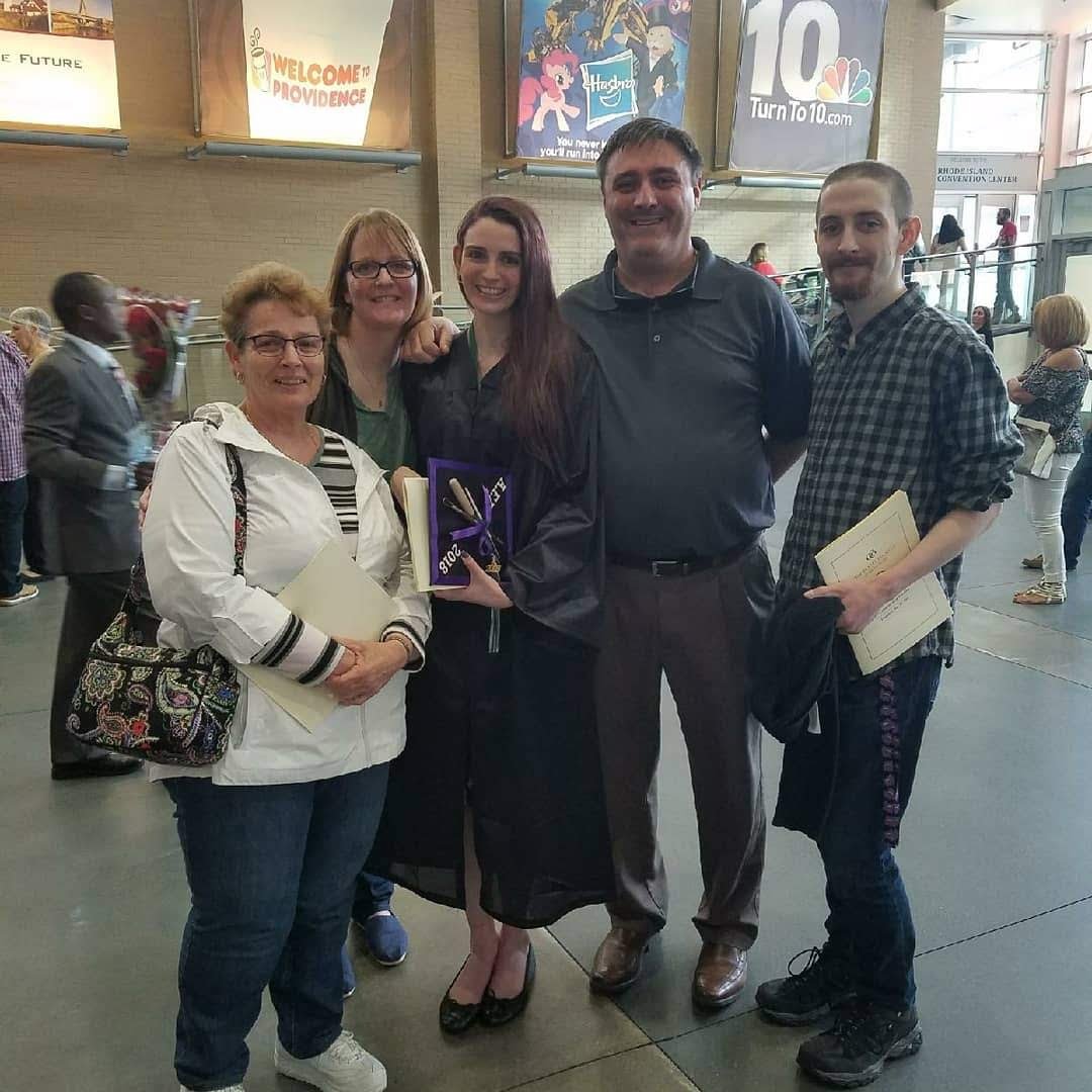 Special thanks to my amazing support system who without i wouldn't be where i am! Cheers to my parents, grandparents, brother & boyfriend