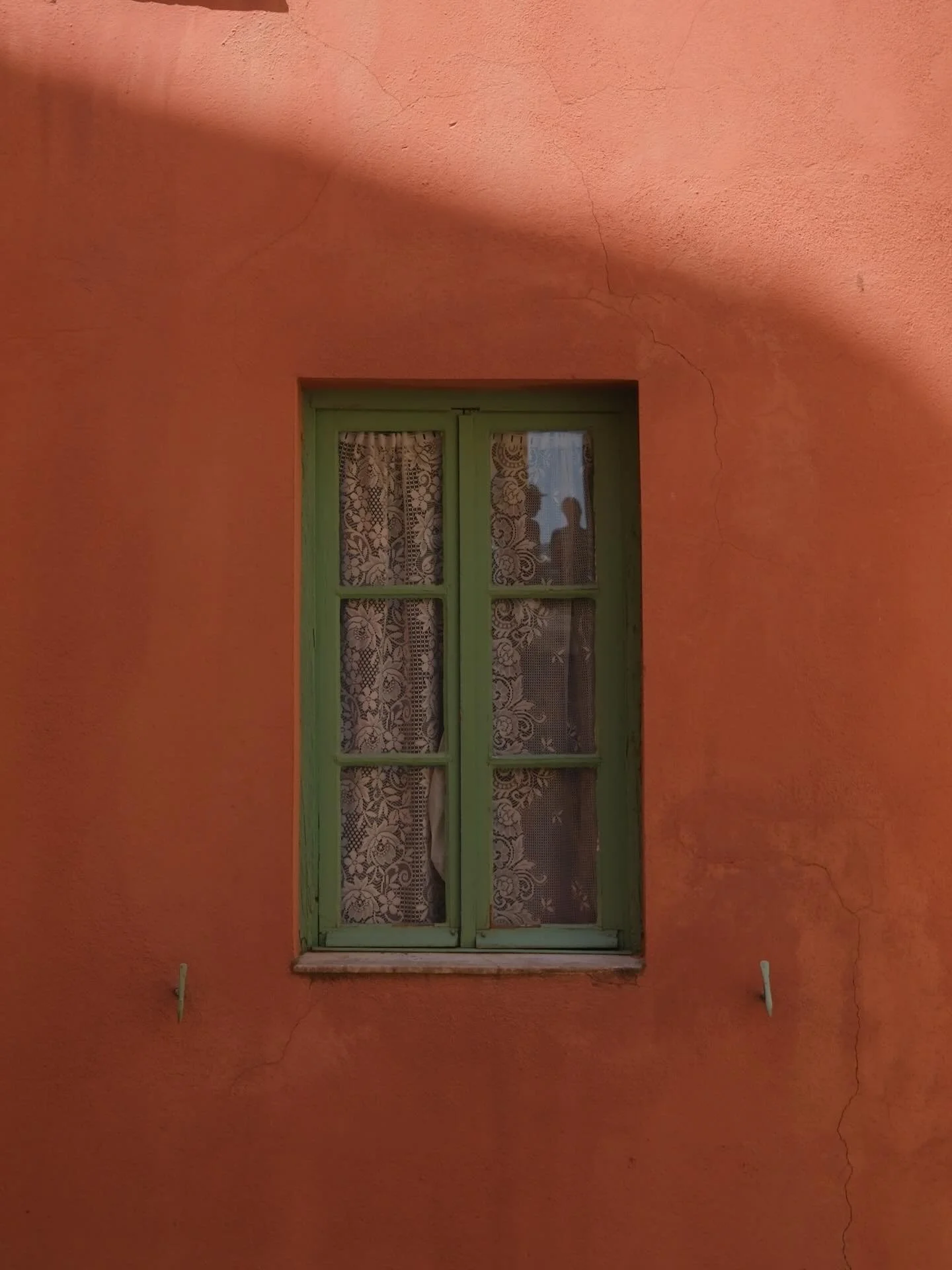 The French doily windows of the French Riviera 🌴