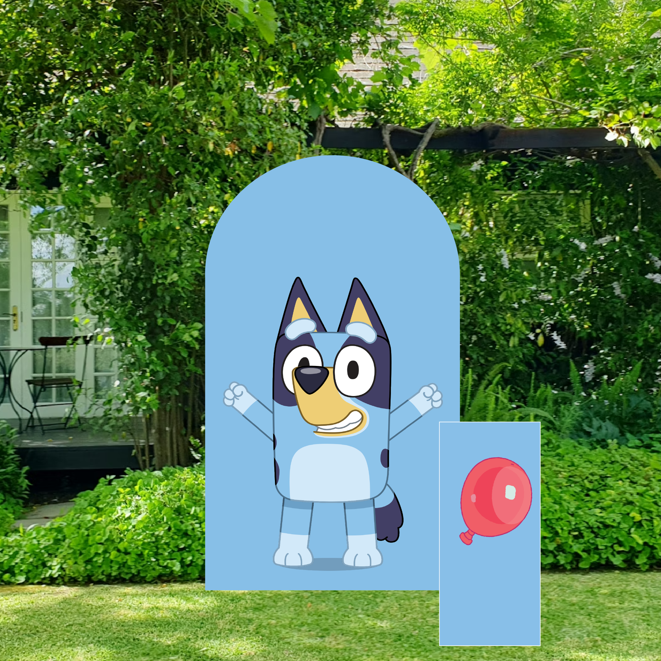Single Bluey Backdrop with Keepy Uppy Balloon Cake Plinth.png