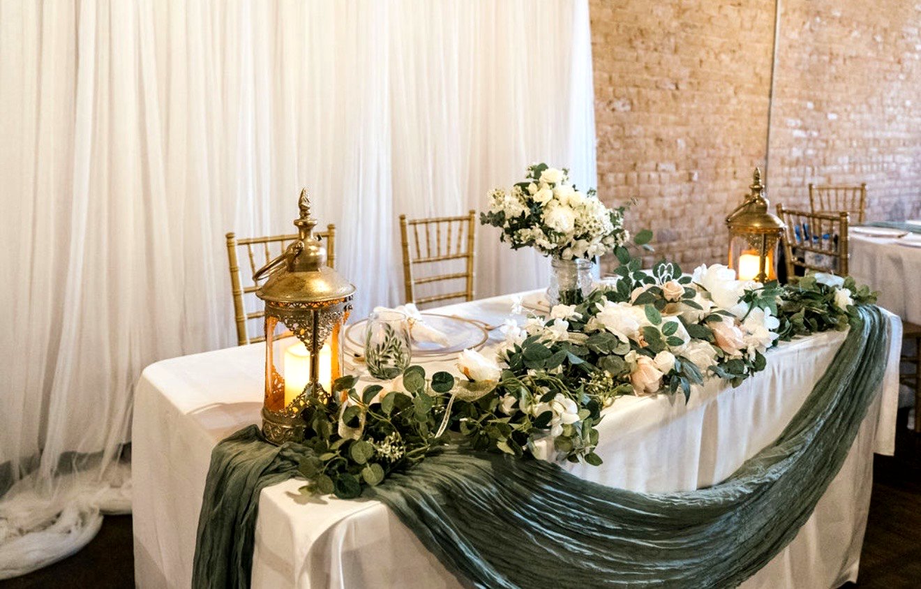 Ingrid and Cole Sweetheart table.jpg