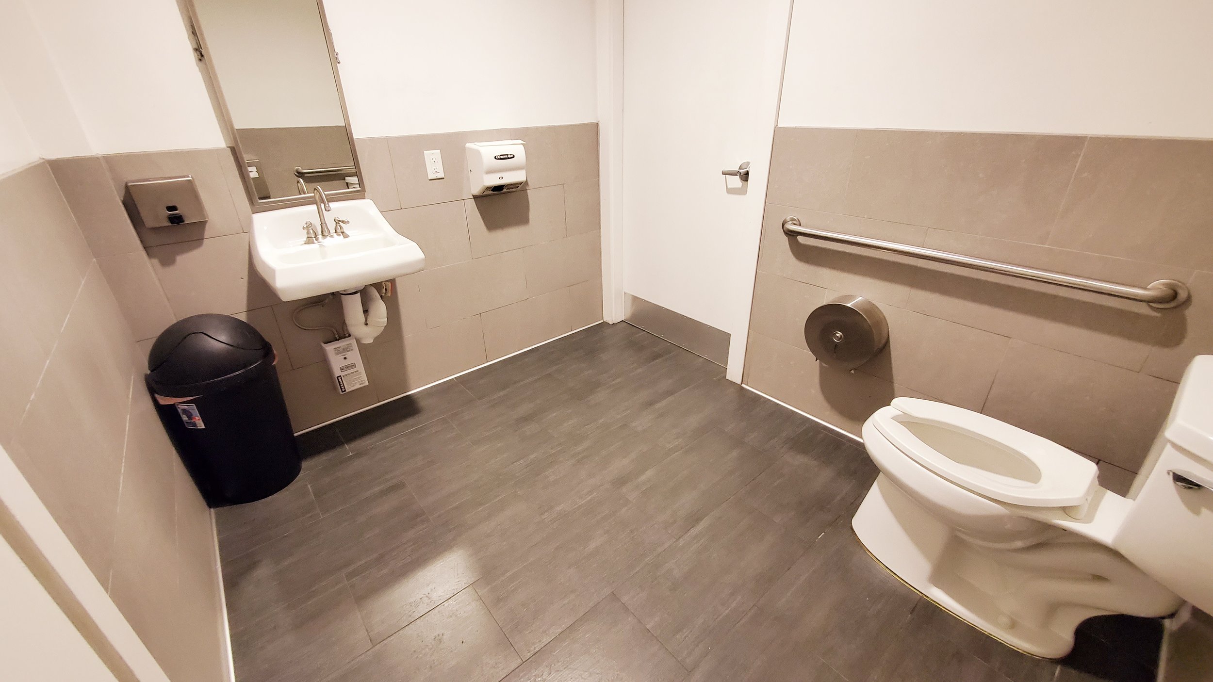 Commercial Bathroom Cleaning