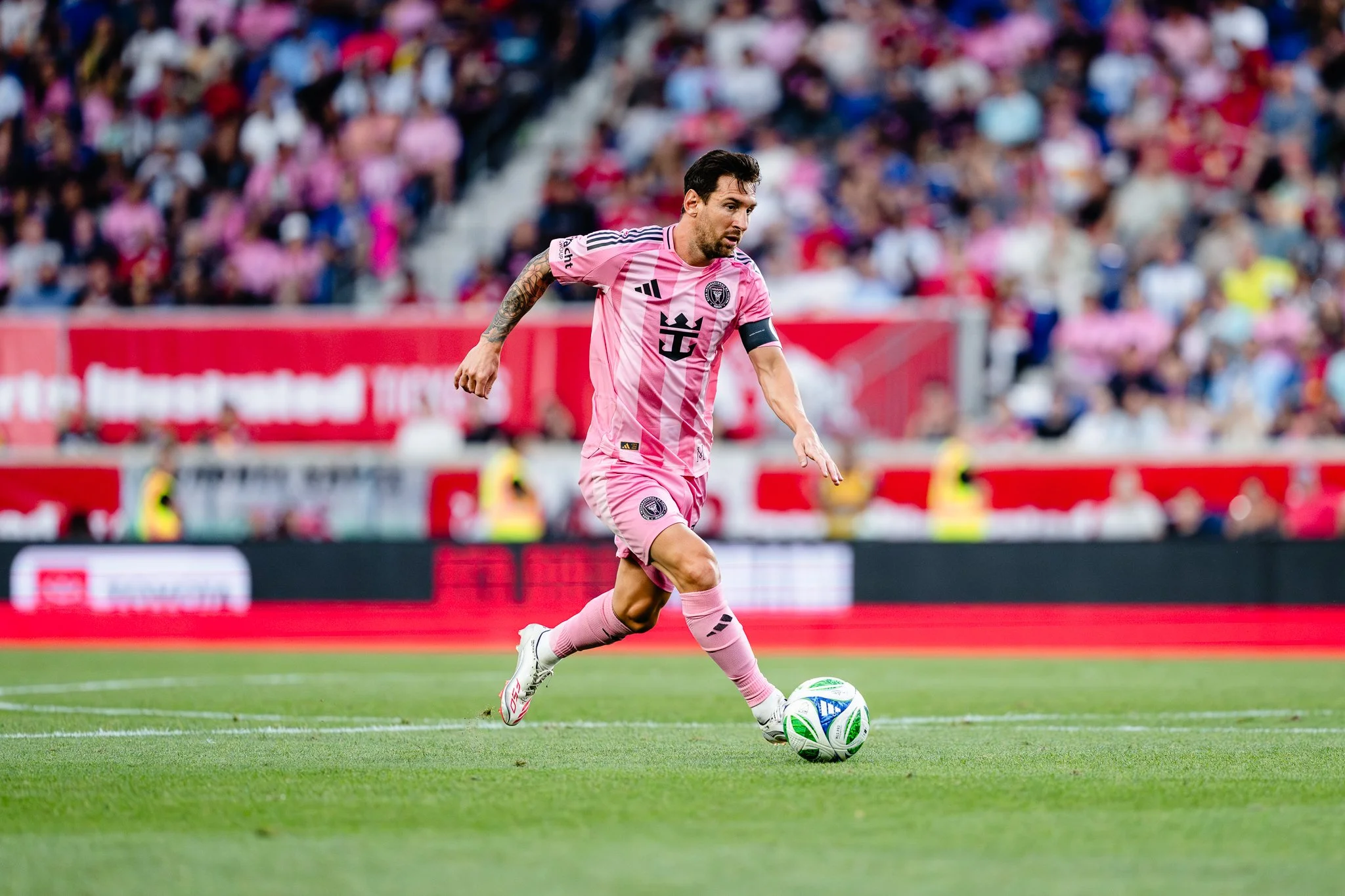 Lionel Messi of Inter Miami dribbles ball.