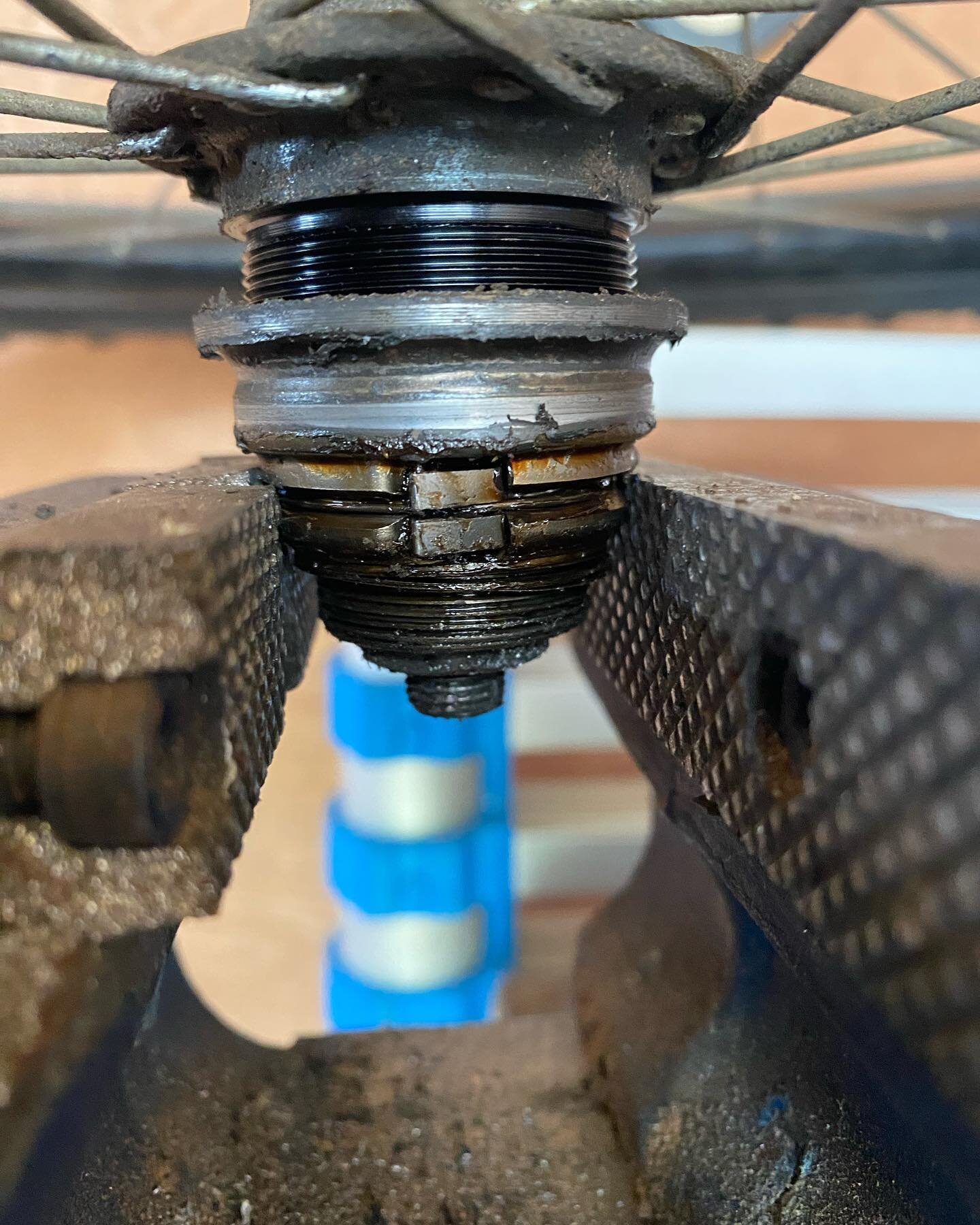 Threads and pools&hellip;
#savingbicyclesfromscrap

#cornwall #bicycle #cornwallbicyclemechanic