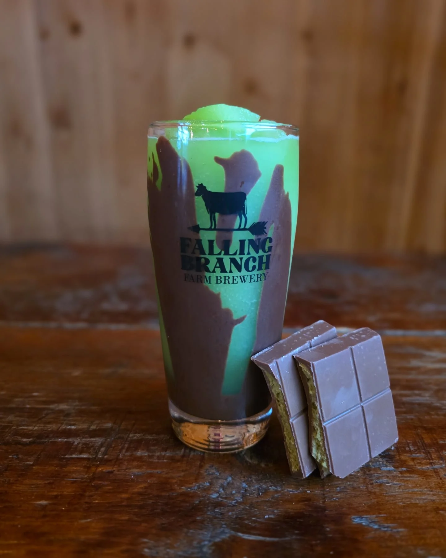 Dubai Chocolate Slushie 🍫💚

Bright pistachio cream hard slushie wrapped in a crackling chocolate shell. 5% abv.

Now pouring in the taproom just in time for #StoutFest this weekend 🍻