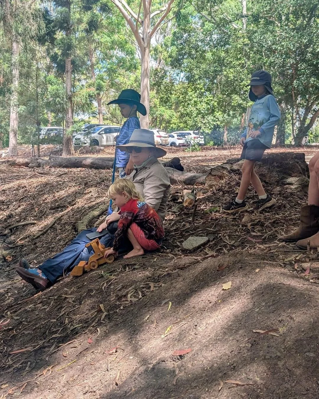 Today at Wild Gully, 25 adventurous, nature-loving families filled our Friday session at the Bundaberg Botanic Gardens &mdash; and it was everything childhood should be.

Children knee-deep in mud.
Water flowing through little hands building dams.
Ca