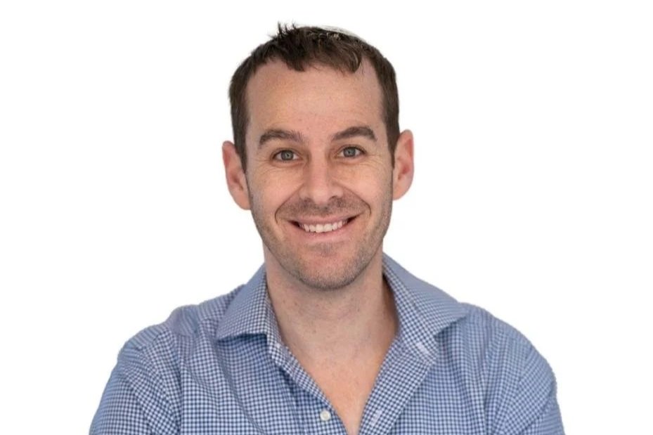 Itamar+Pollak+Headshot.jpg