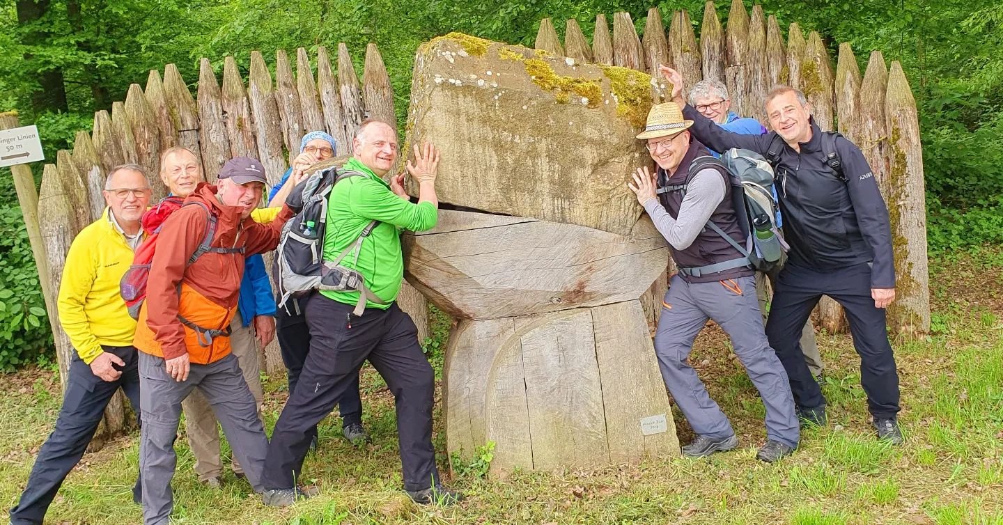 26 Kilometer Premiumwanderweg - TV Flehingen Abteilung Jedermann auf den Eppinger Linien 

Dass neben dem verl&auml;ngerten Wanderwochenende auch j&auml;hrlich ein bis zwei Tagestouren in der Region gemacht werden, ist bei den &quot;Jederm&auml;nnern