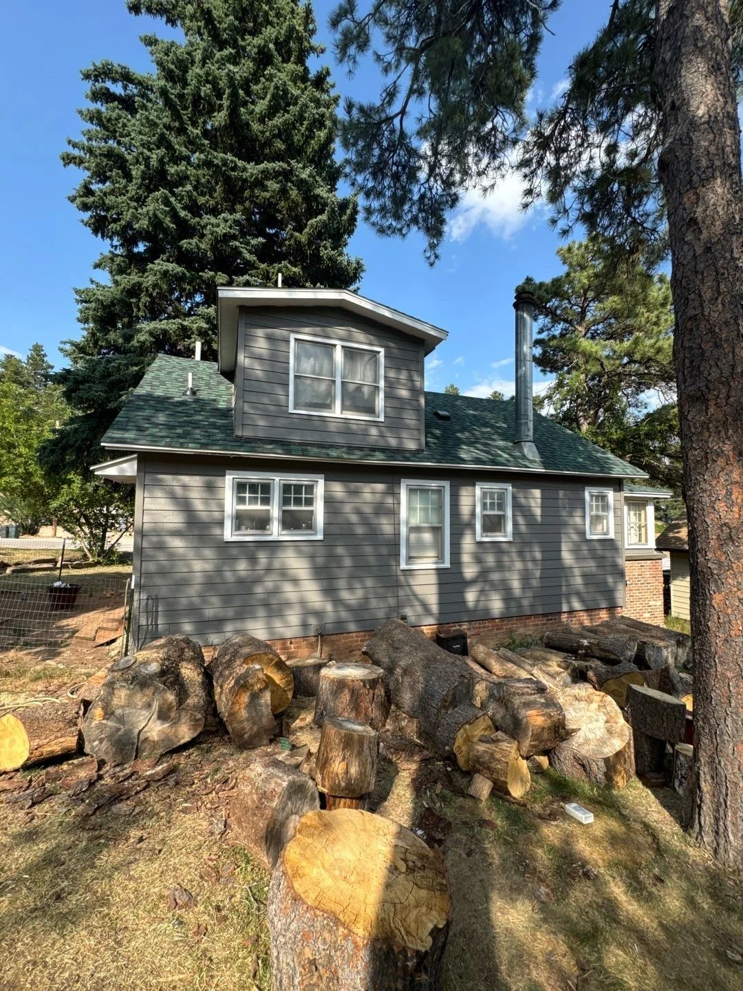 Stece Pidgeon Siding and Roof After.jpg