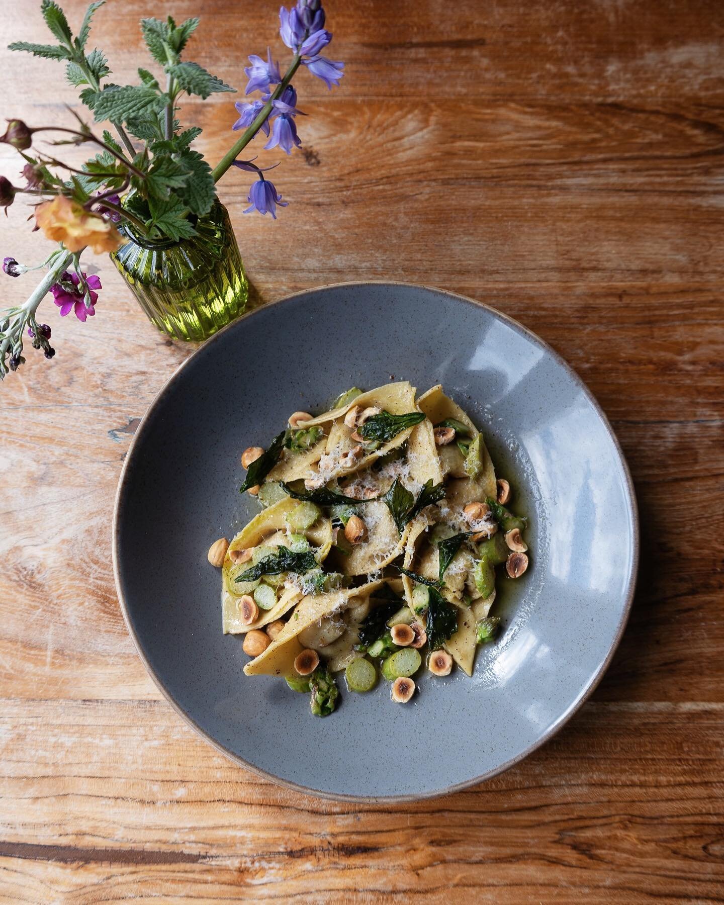 Spring dishes 🌱 Shorthorn beef cappellacci, asparagus, brown butter, hazelnuts and lovage. 

#springmenu #localfood #handmadepasta #scottishproduce