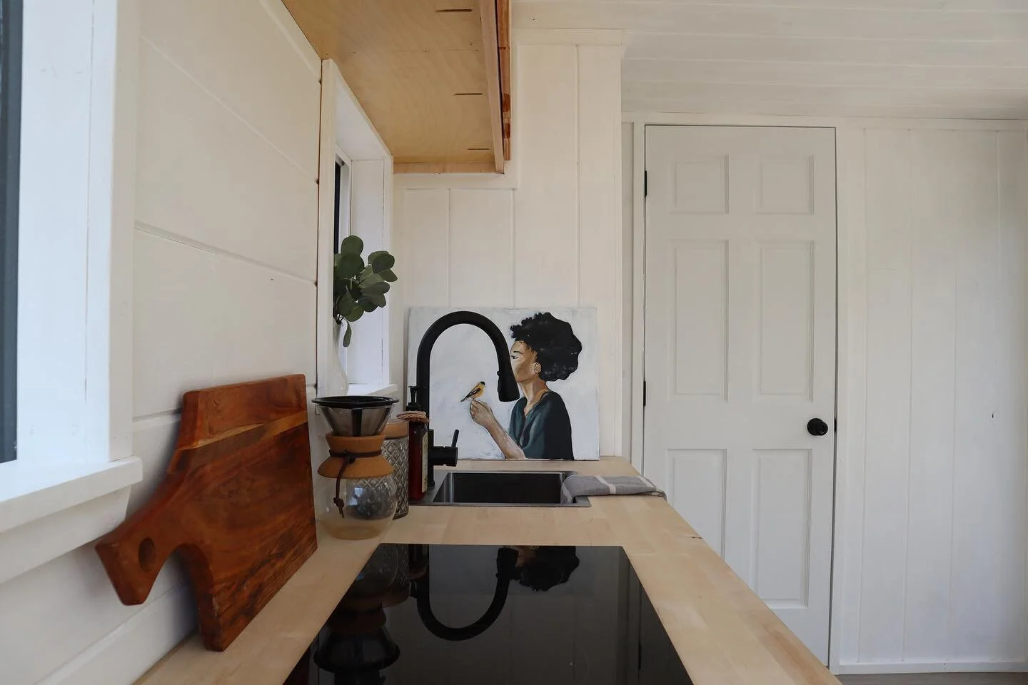 Details✨
&bull;
&bull;
&bull;
#tinyhouseonline #tinyhousenation #tinyhouseworld #tinyhomeonwheels #theminimalist #tinyhomes #tinyhomebuilders #tinyhomebuilders #nordicstyletinyhomes #modernstylehomes #moderntinyhomes #tinyhousemovement #tinyhousebuil