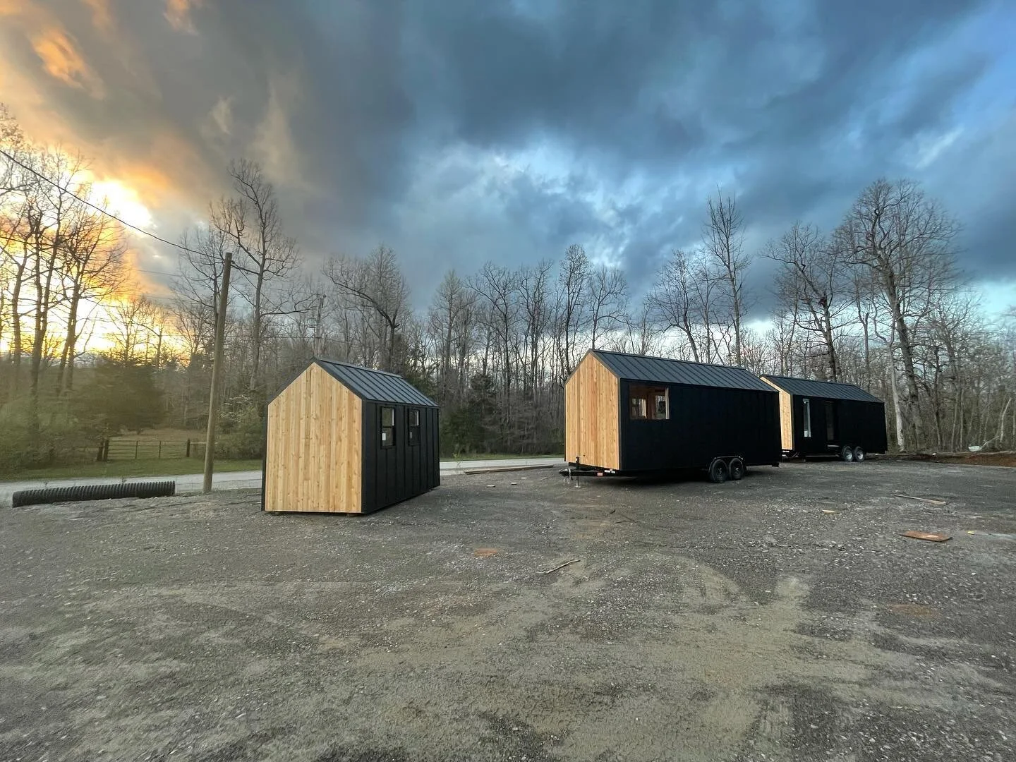 These beauties are almost ready to head to their new homes✨
&bull;
&bull;
&bull;
#tinyhousenation #minimalisthome #tinyhousemovement #tinyhouseonwheels #nordicstyletinyhome #nordichome #scandinaviandesign #scandihome #tinyhousedesign #tinyhousecommun