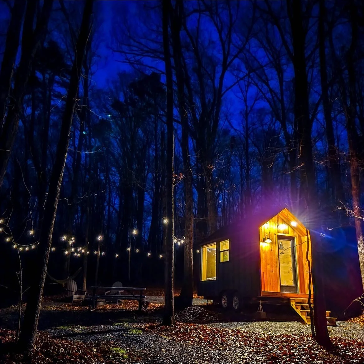 Rate this space 😍
&bull;
&bull;
&bull;
#tinyhouse #tinyhouseonline #tinyhomenation #nordicstyletinyhome #nordicspace #nordicdesign #scandinaviandesign #designonline #onlinespaces #minimalisticspaces #tinyhousemovement #wetransporttinyhomes