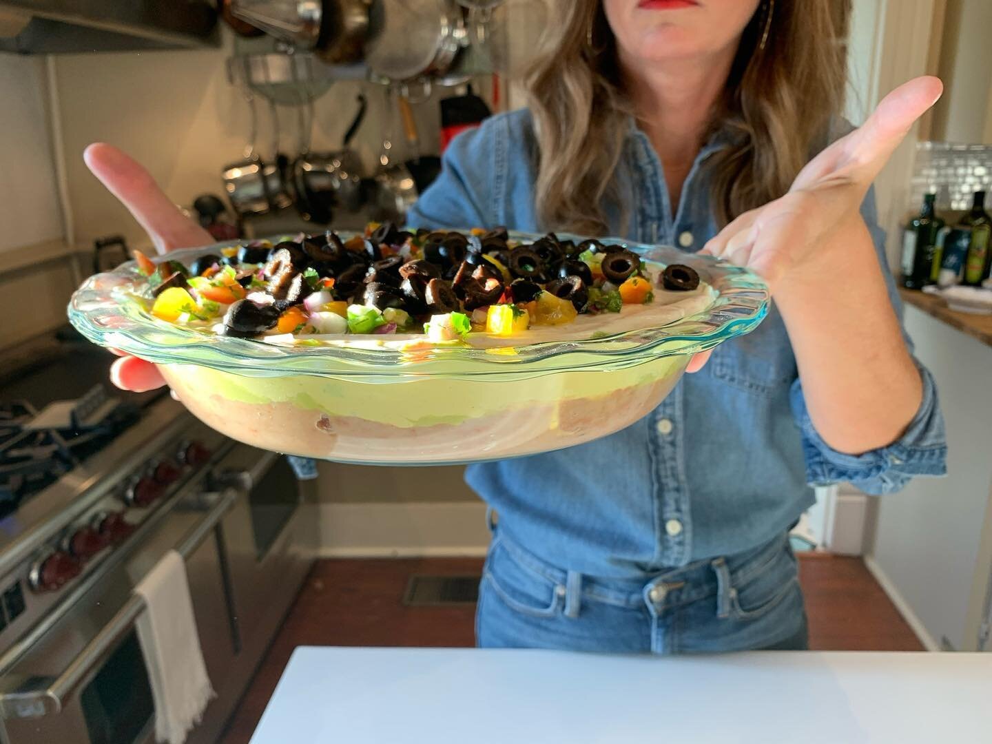 Make #jalantro a part of your Labor Day plans! Here we put a jar of Hot in a 7-layer dip and it was *chef&rsquo;s kiss* 💚🎉😁