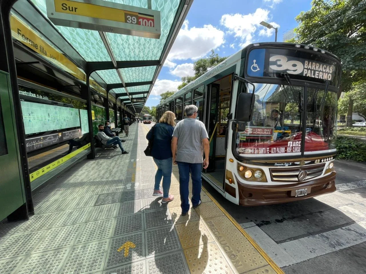 El Metrobús que cambió la Avenida 9 de Julio para siempre.