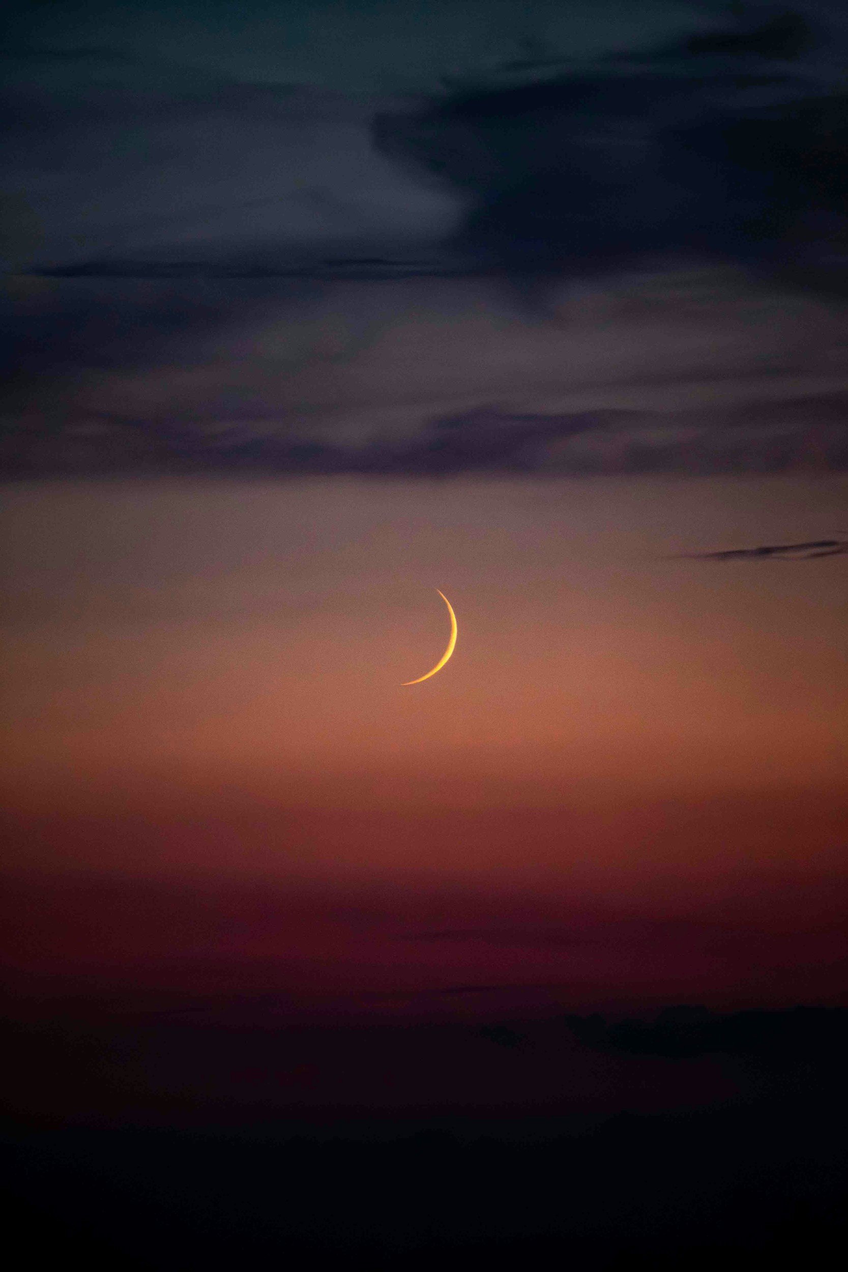 New moon symbolising new beginnings in the Moon Mapping Mentorship journey