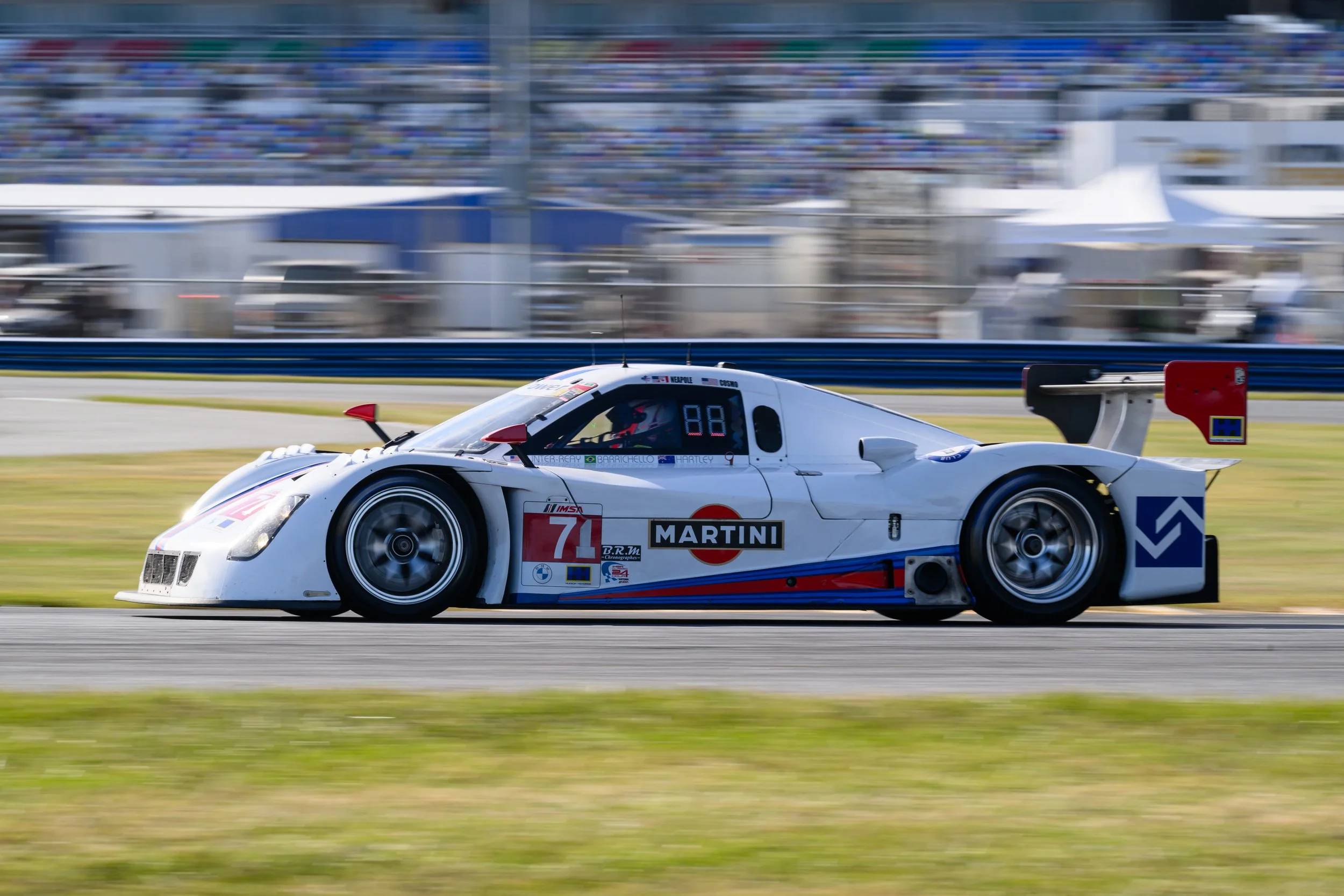 Cosmo Porshce & DP-6.jpg