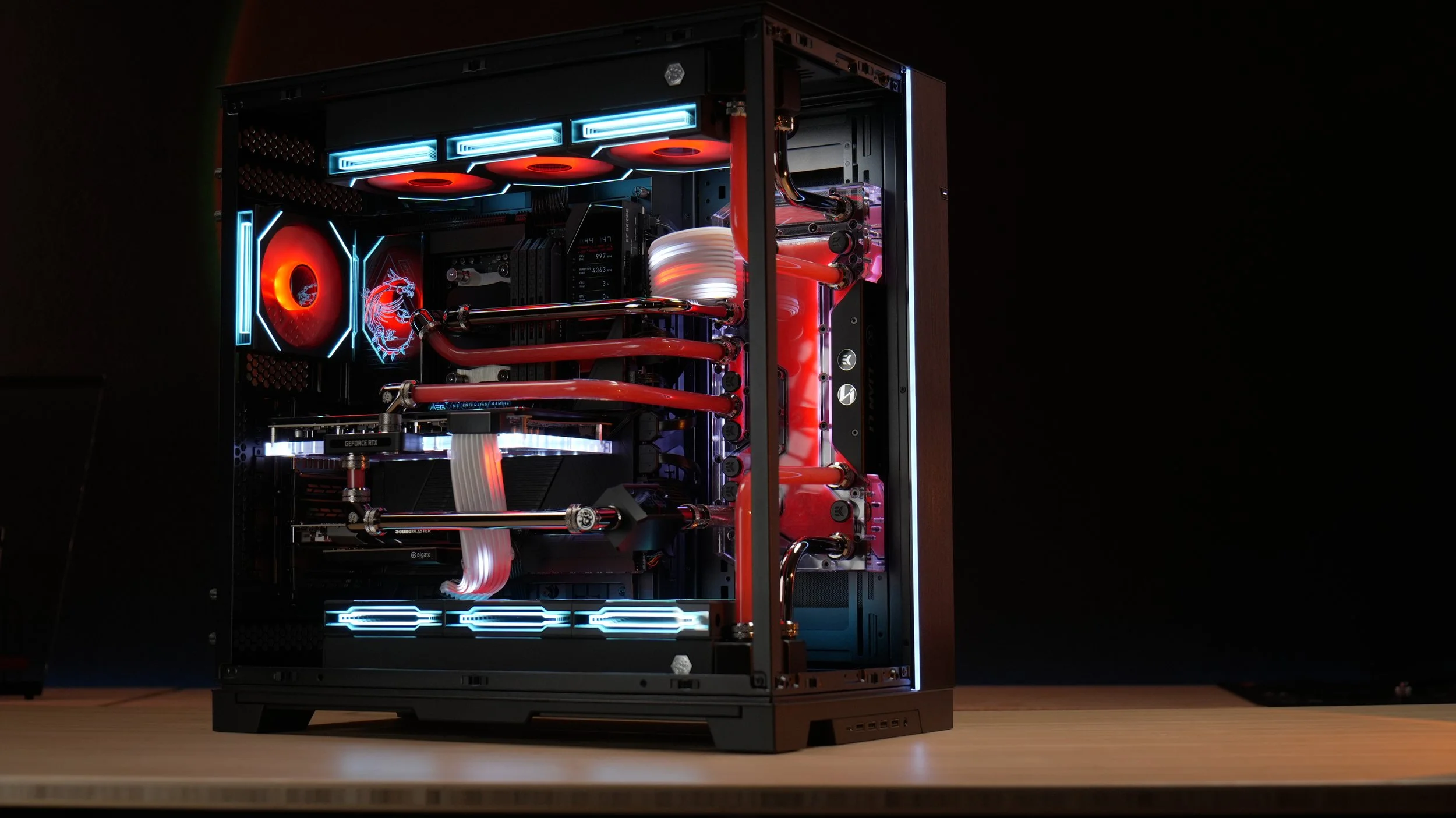 Godlike Custom Loop RTX 5090 in the O11D EVO XL