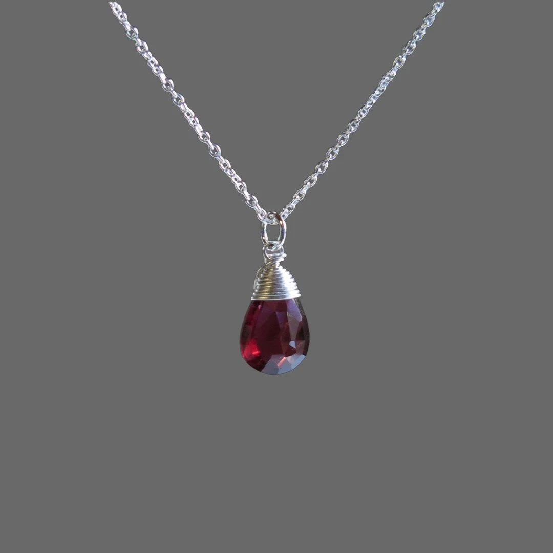 Garnet necklace in crown or minimal setting, sterling silver or 14k gold filled. Handmade by Mita in Byron Bay. Available online link in bio. #byronbay #jewellery #goldfilled #sterlingsilver