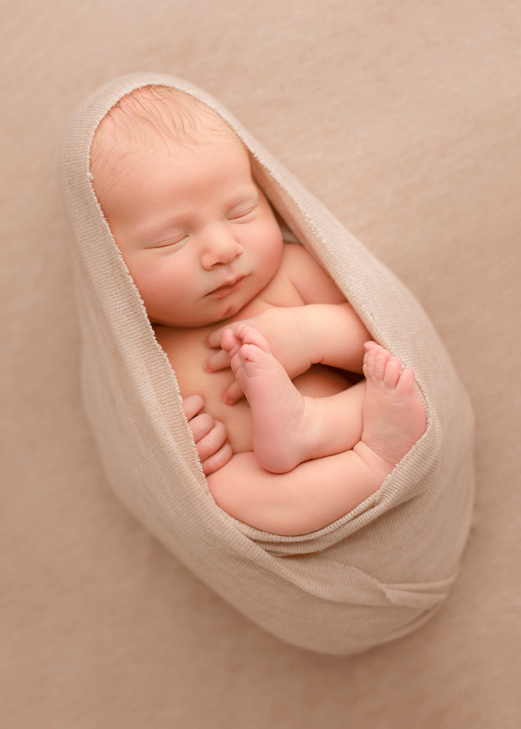 wrapped baby pose newborn photography Philadelphia