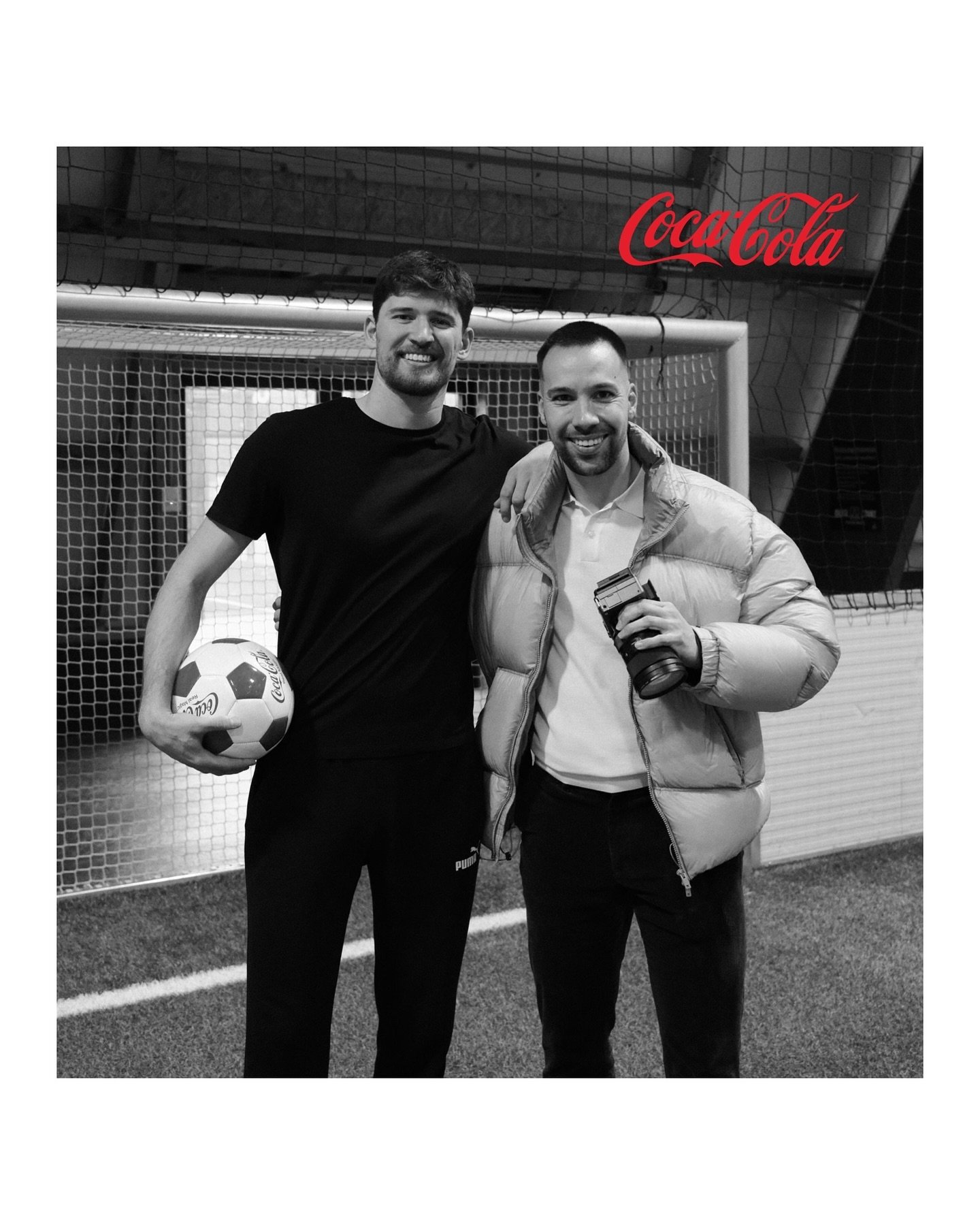 @cocacola_ch Christmas &amp; New Years Campagne 2024 in Dortmund with @gregorkobel ⚽️🟡⚫️

After the shoot, we even had the opportunity to watch Borussia Dortmund play against Bayern Munich in the incredible Signal Iduna Stadium. What a unique experi