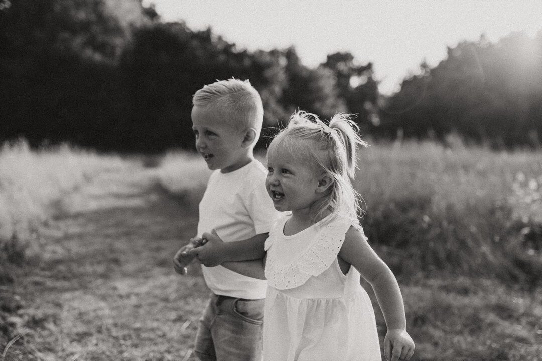 ✨ Sibling love ✨

Such a cute little mini session after weeks ago!! 

Reminder that my Autumn &amp; Christmas mini sessions went out yesterday.

https://sessionl.ink/emily_ramm_photography

(Link also in bio) 

#motherhood #motherhoodsimplified #warw