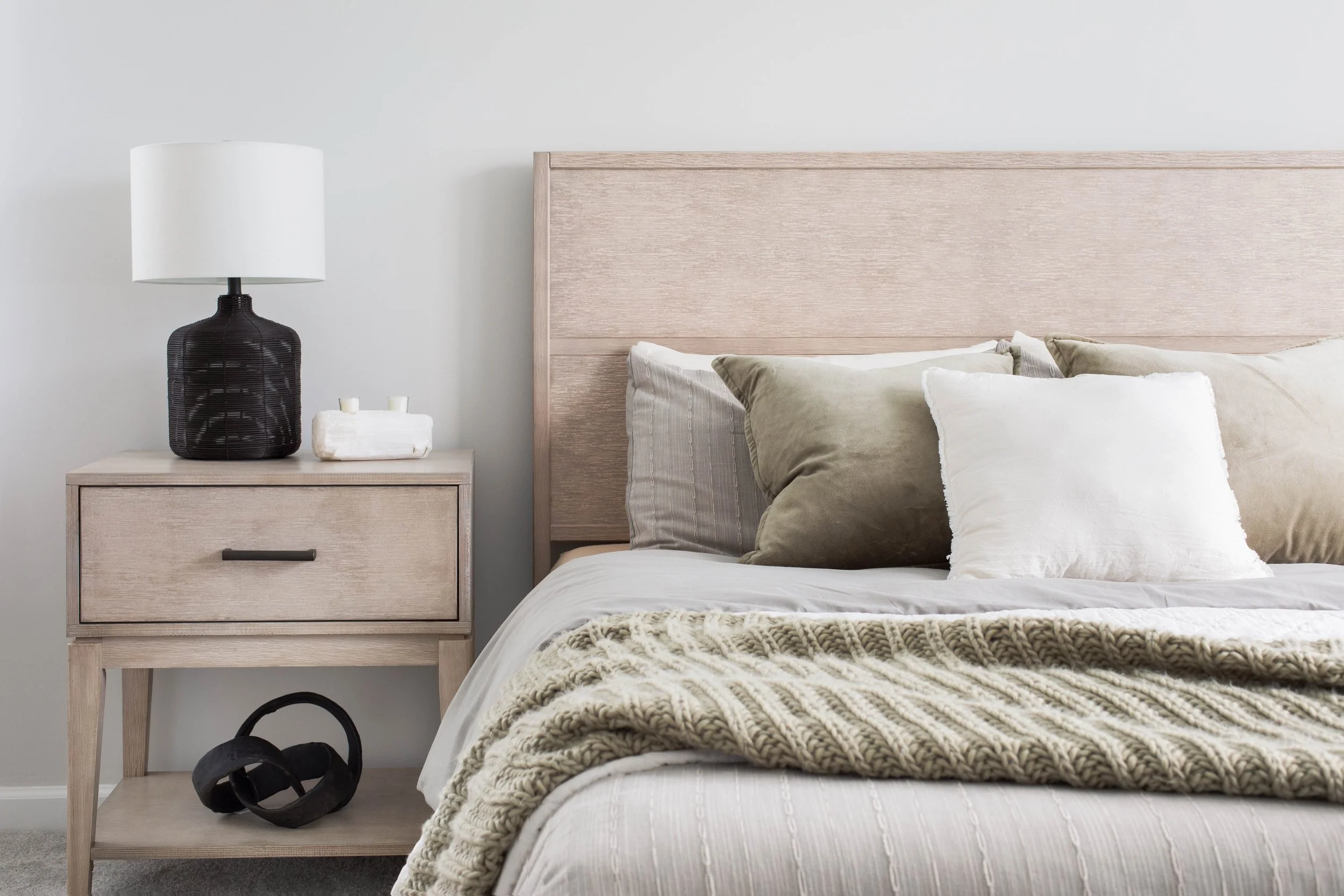 pb_lfs_ph_eve_bedroom_contempo_09.jpg