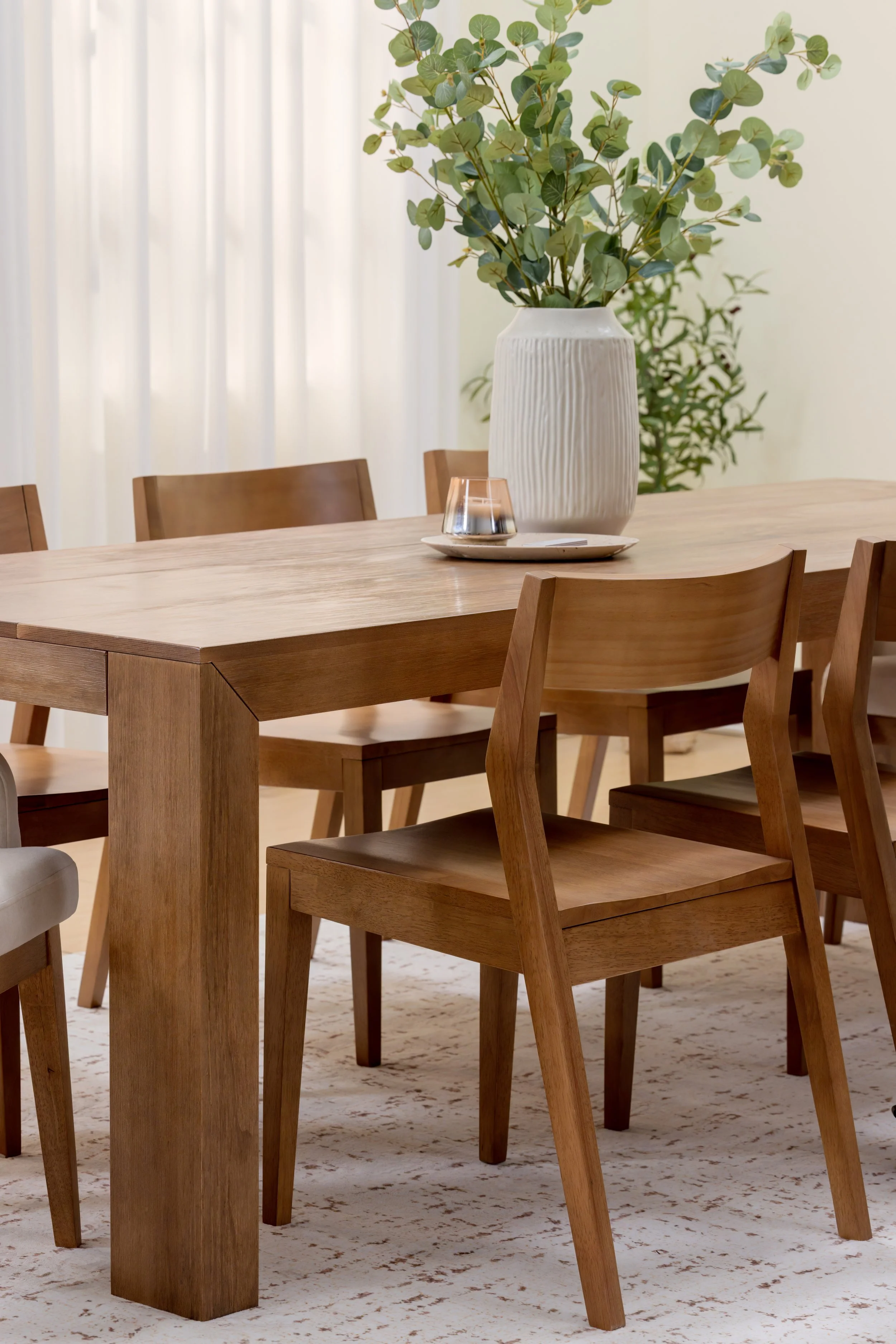 dining pecan2624.jpg