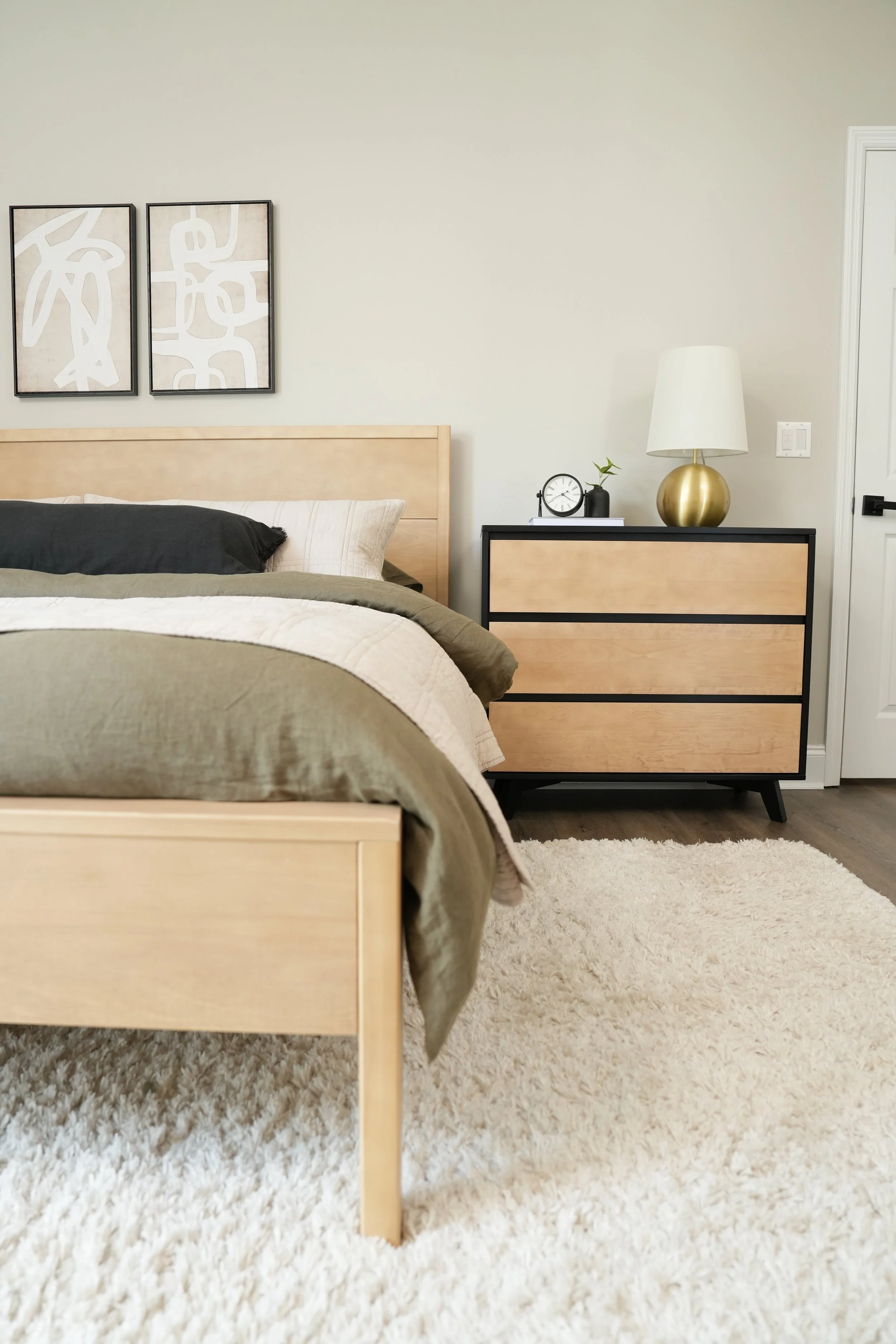 pb_lfs_ph_eve_bedroom_modern_36.jpg