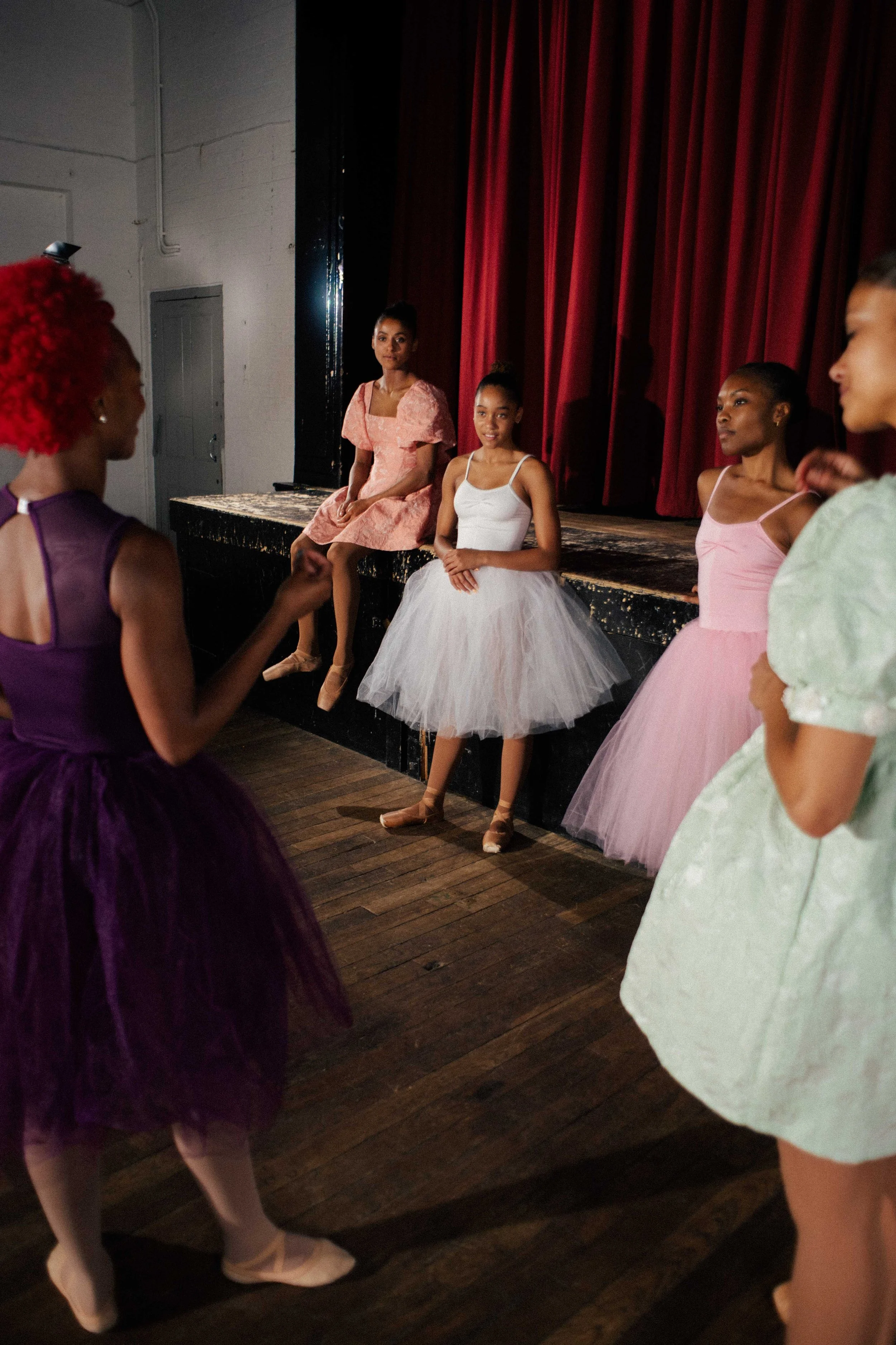 Starring Monique Jonas, Erin McShaw, Kibrea Carmichael, Rosanna Lindsey, Iman El Maghili Fisker.

In this film, you will see:
Five London based ballerinas in the dance hall working the barre and choregraphing.
Behind-the-scenes footage of the collabo
