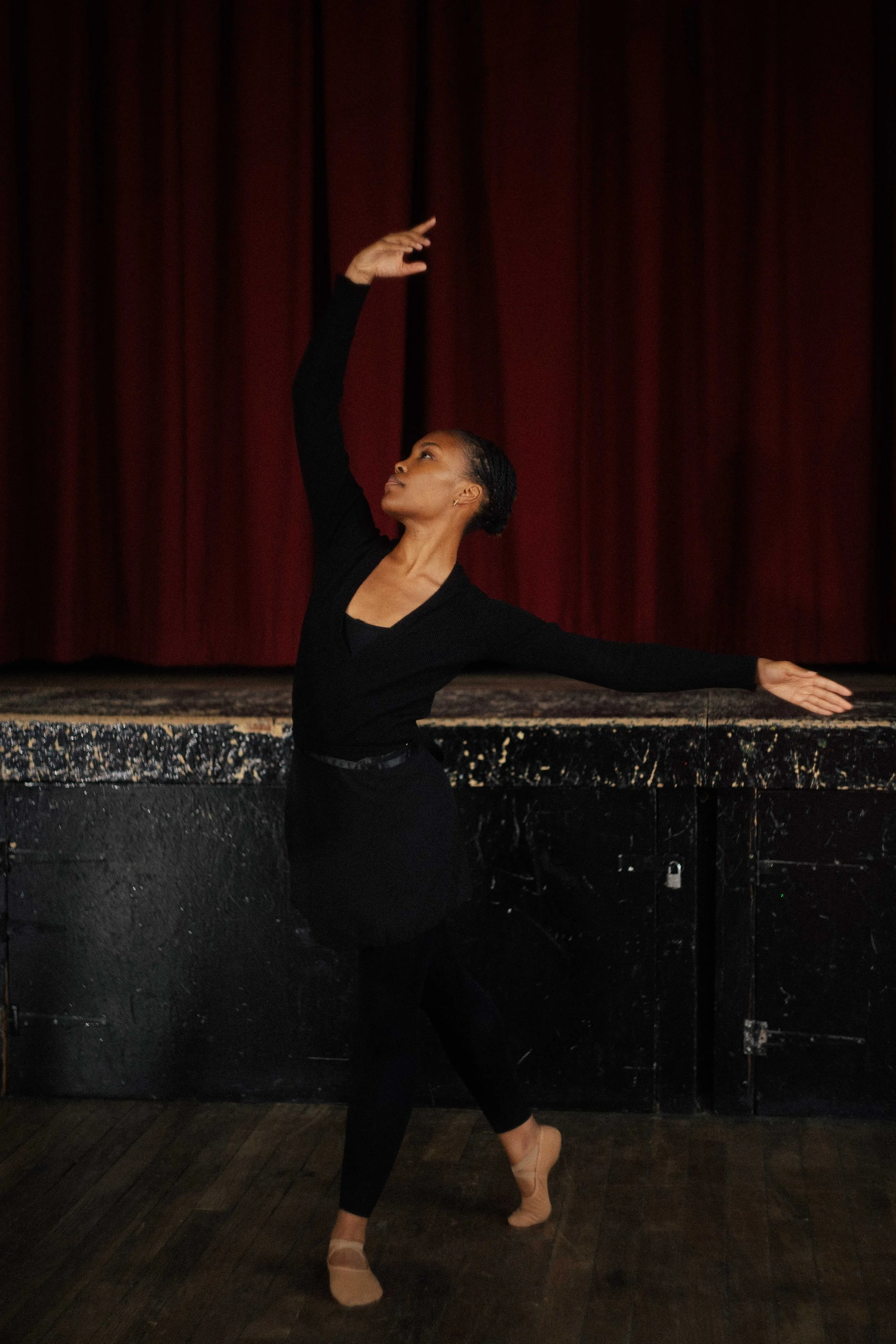 Starring Monique Jonas, Erin McShaw, Kibrea Carmichael, Rosanna Lindsey, Iman El Maghili Fisker.

In this film, you will see:
Five London based ballerinas in the dance hall working the barre and choregraphing.
Behind-the-scenes footage of the collabo