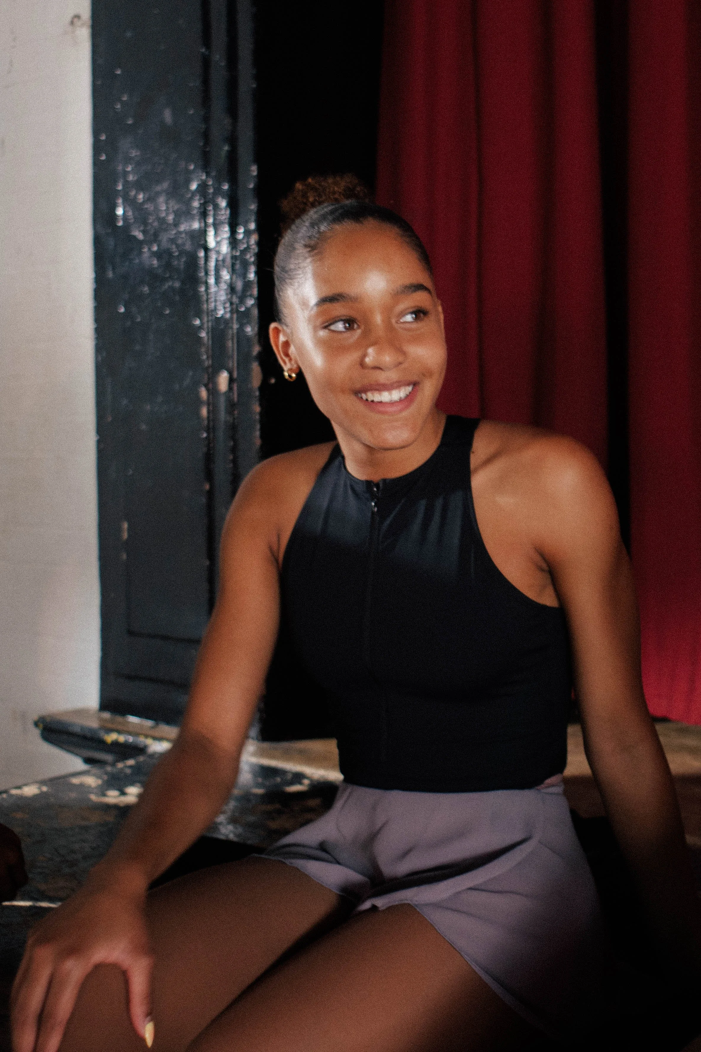 Starring Monique Jonas, Erin McShaw, Kibrea Carmichael, Rosanna Lindsey, Iman El Maghili Fisker.

In this film, you will see:
Five London based ballerinas in the dance hall working the barre and choregraphing.
Behind-the-scenes footage of the collabo