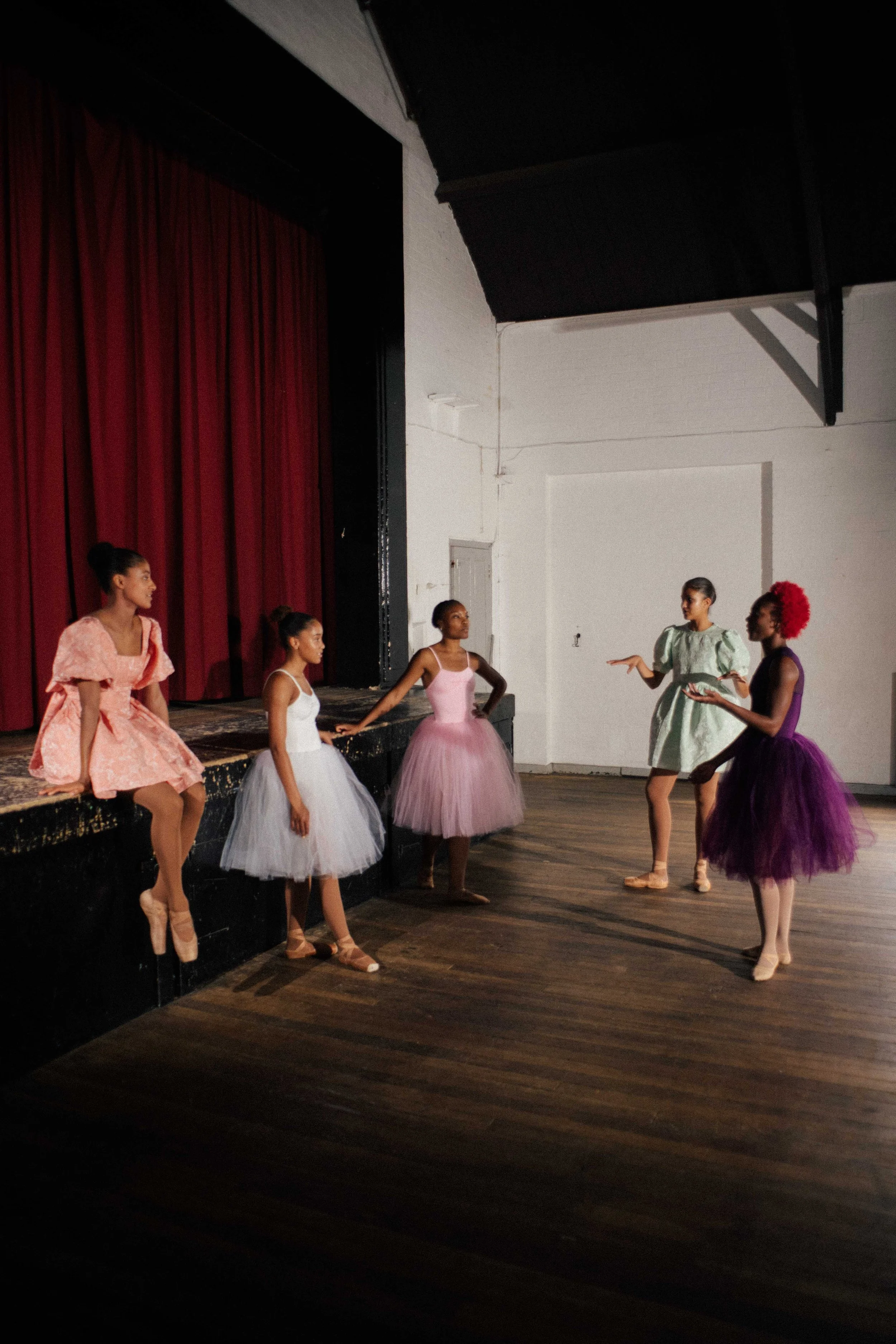 Starring Monique Jonas, Erin McShaw, Kibrea Carmichael, Rosanna Lindsey, Iman El Maghili Fisker.

In this film, you will see:
Five London based ballerinas in the dance hall working the barre and choregraphing.
Behind-the-scenes footage of the collabo
