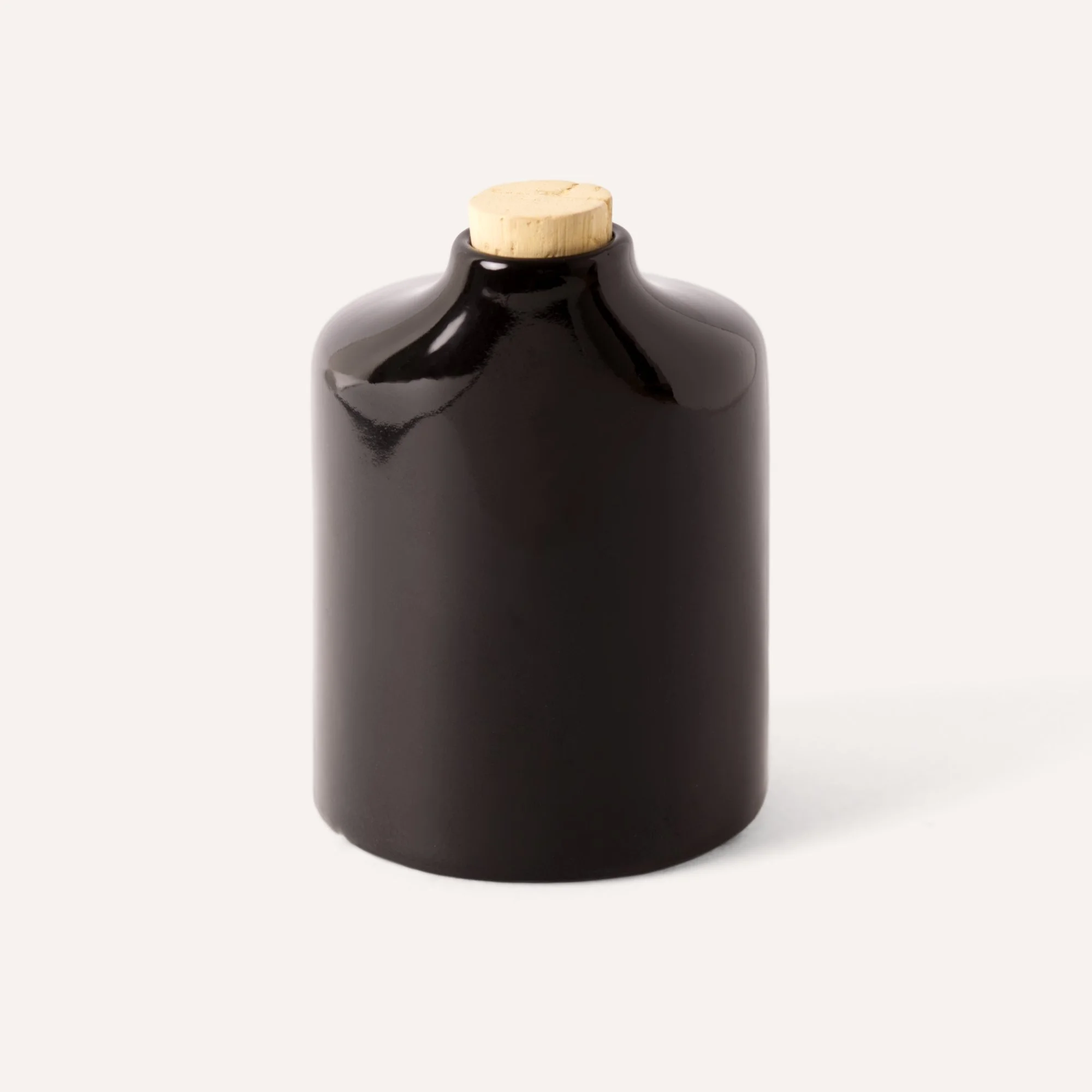 modern-japanese-sake-serving-bottle.jpg