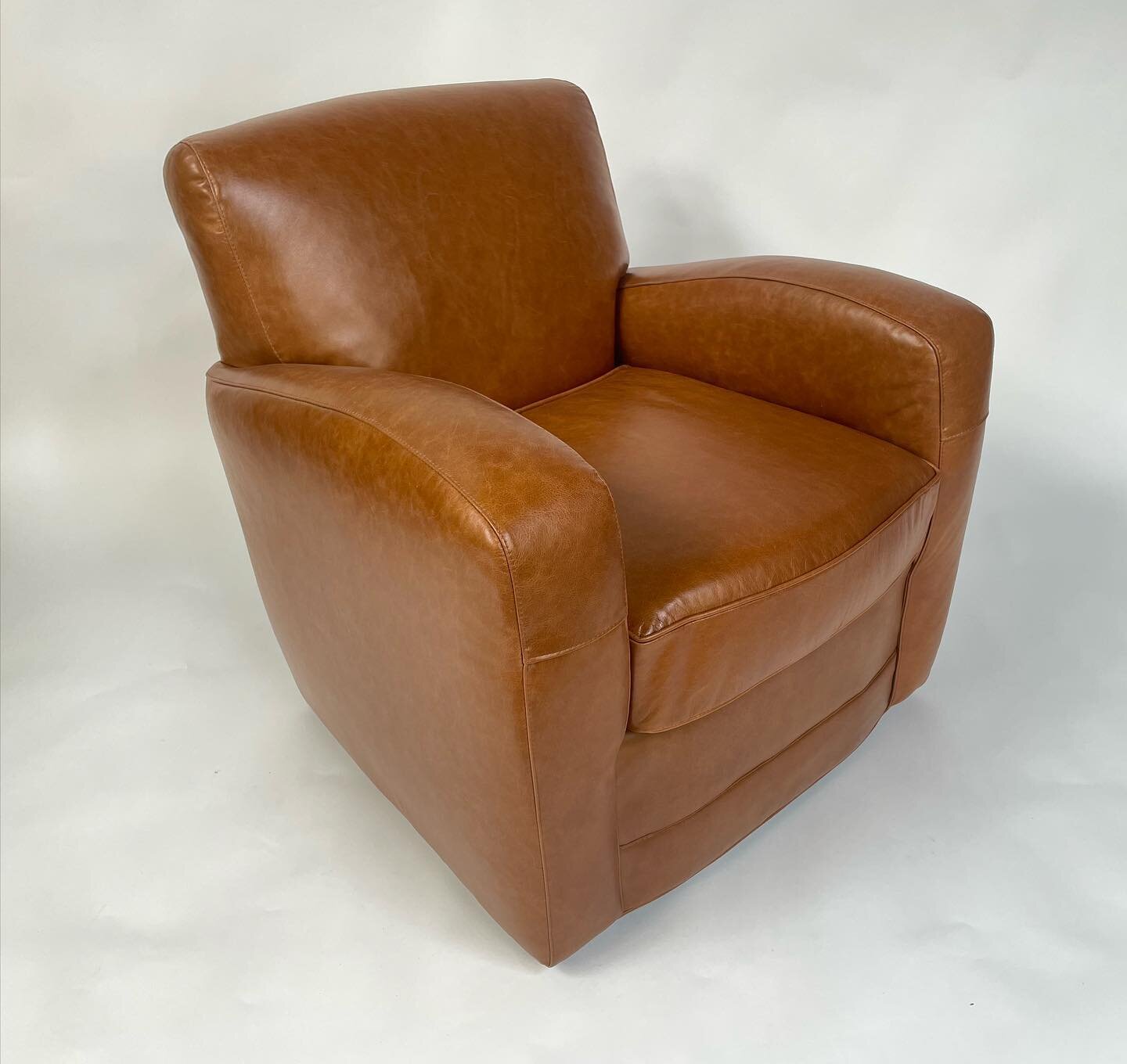 Here we have a Mitchell Gold + Bob Williams club chair part a two piece set that our team re upholstered in a nice reddish brown lightly distressed leather. 

#houstonleatherrepair #texasleatherupholstery#leather #leatherfurniture #leatherclubchair #