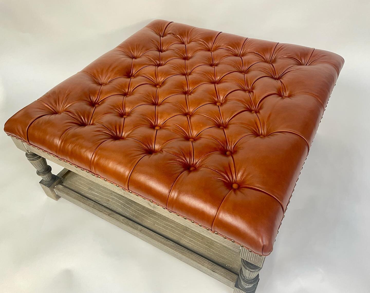 Here we have a tufted ottoman that our upholstery team recently wrapped up!

#leatherinteriordesign #leatherupholstery #furnitureupholstery #tuftedottoman #tuftedleather #leatherrestoration #houstoninteriordesign #texasinteriordesigner