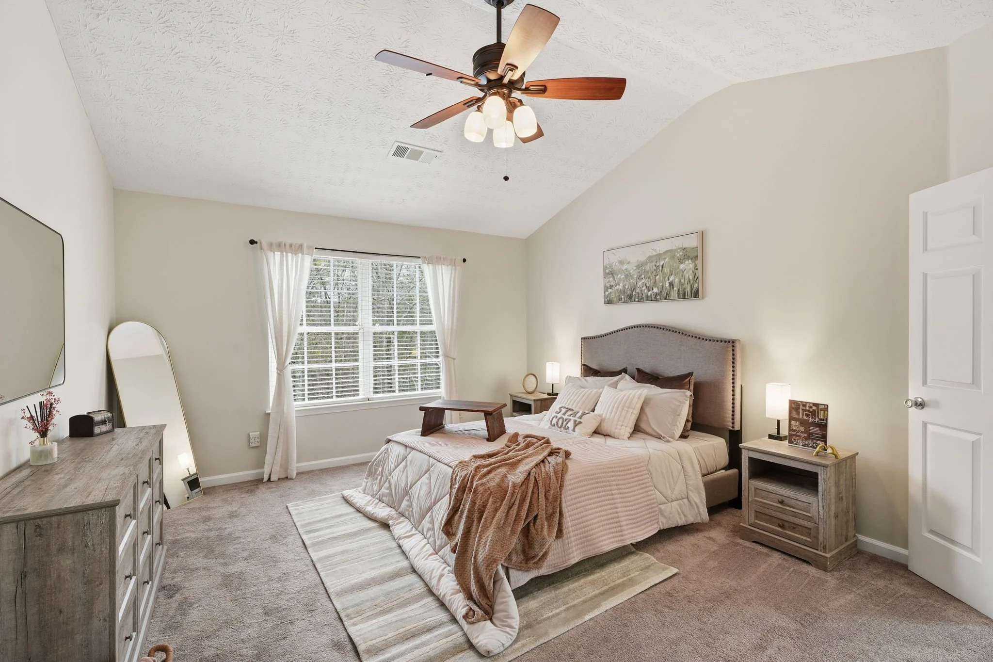 23-web-or-mls-DSC07298 John Williams.jpg