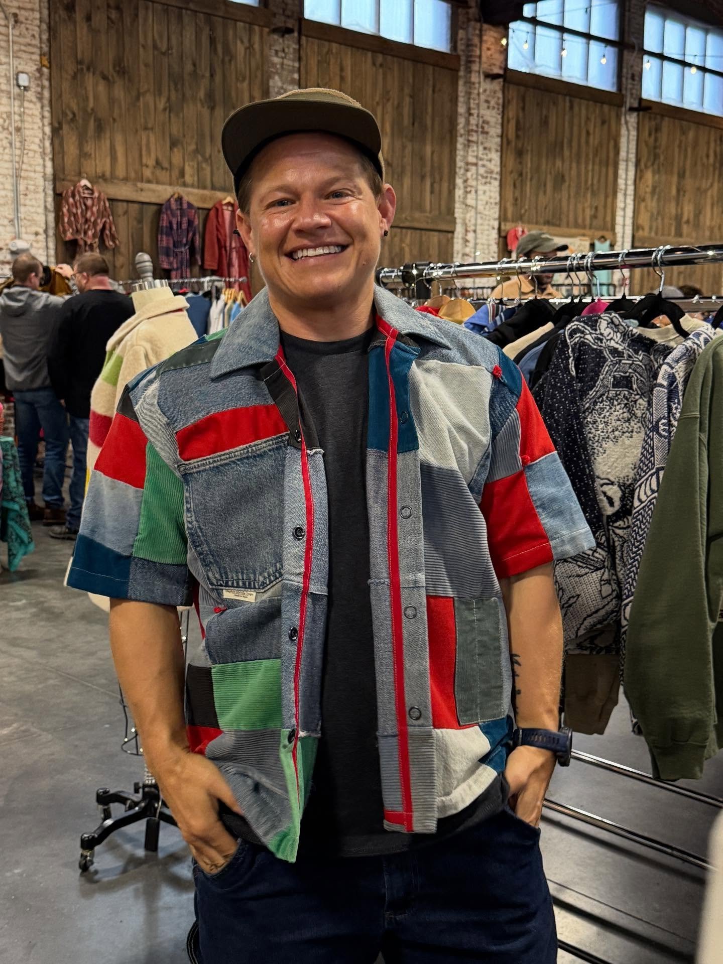 Thank you so much to everyone that came to the @lost.and.found.market yesterday! I had the best time talking to all of you! Nothing makes me happier than seeing smiling faces on my customers 😁🥰

Special thanks to my mom @valeriewallacefinearts for 