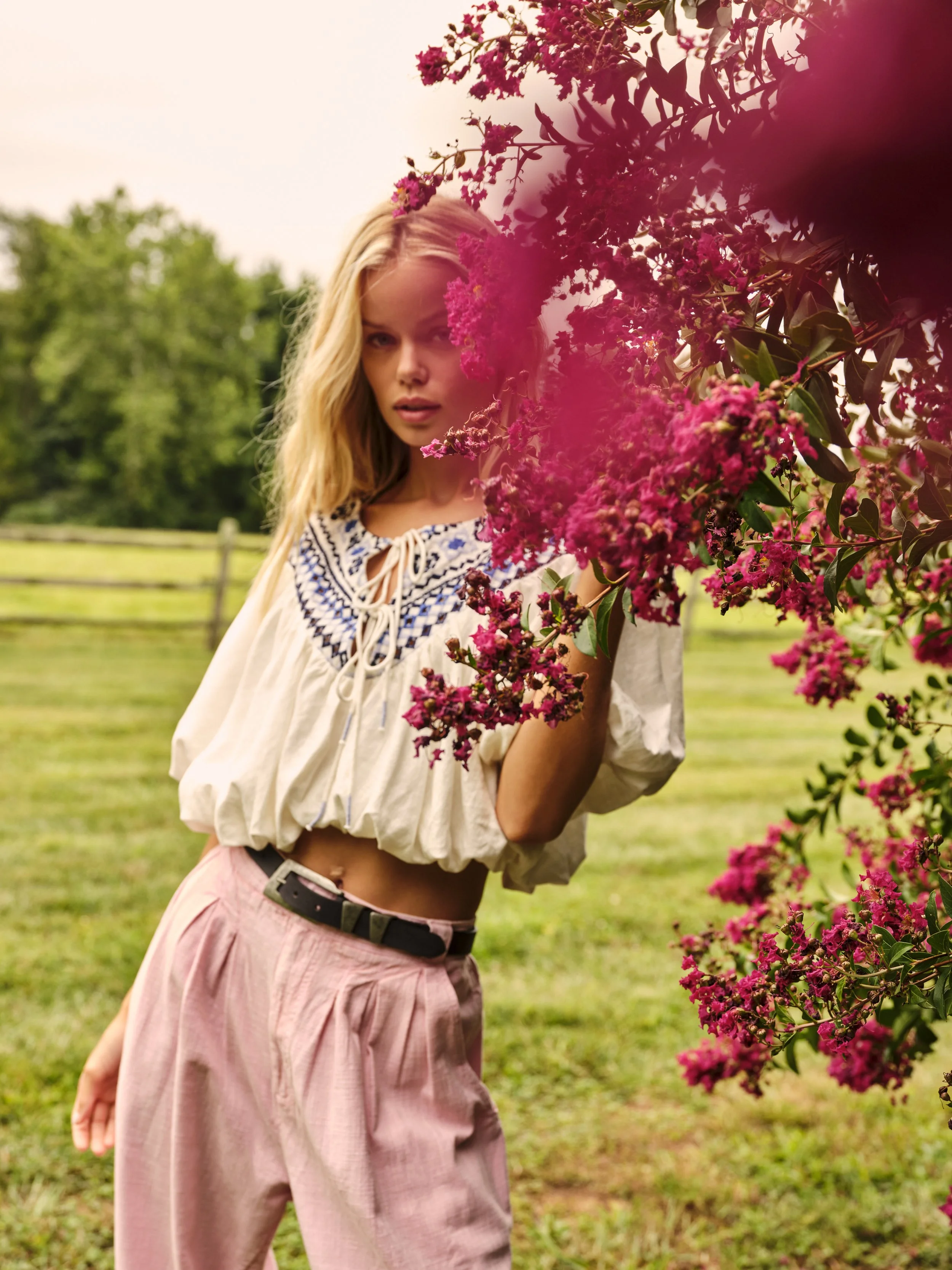 LOOK 01_20220907_FolkHeroHP3250.jpg